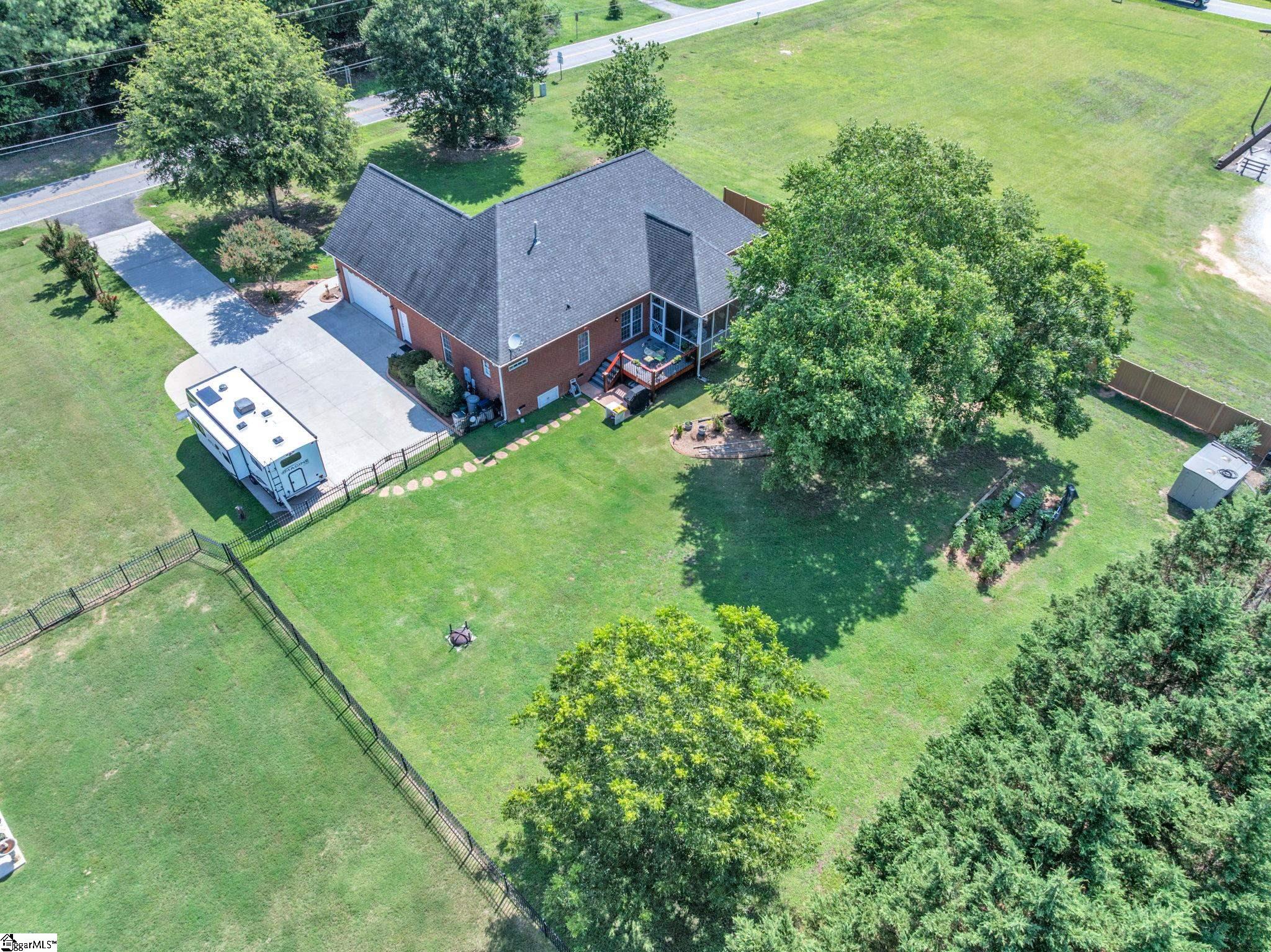 1597978 Property Photo 37