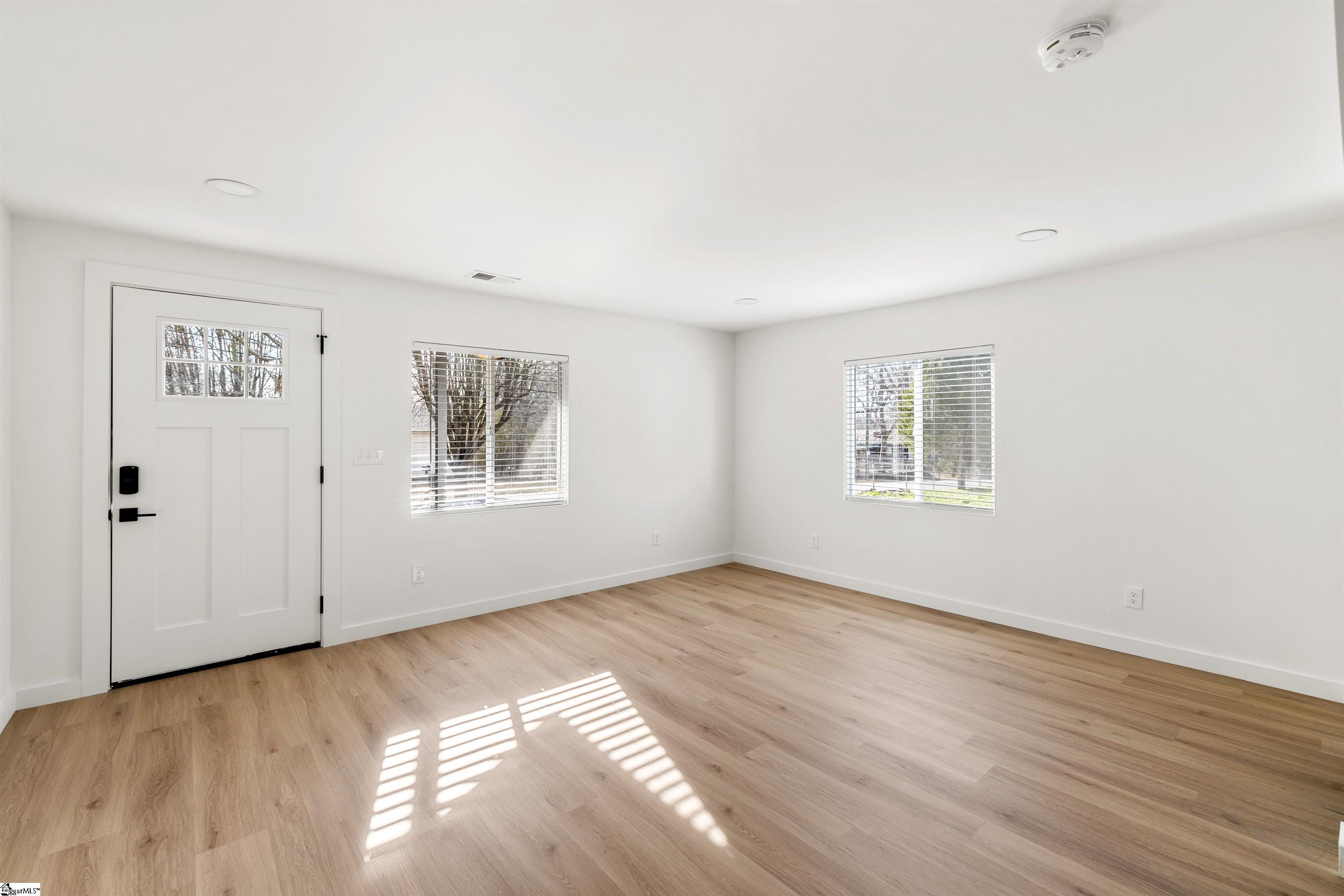 1538 Farley Avenue Property Photo 7