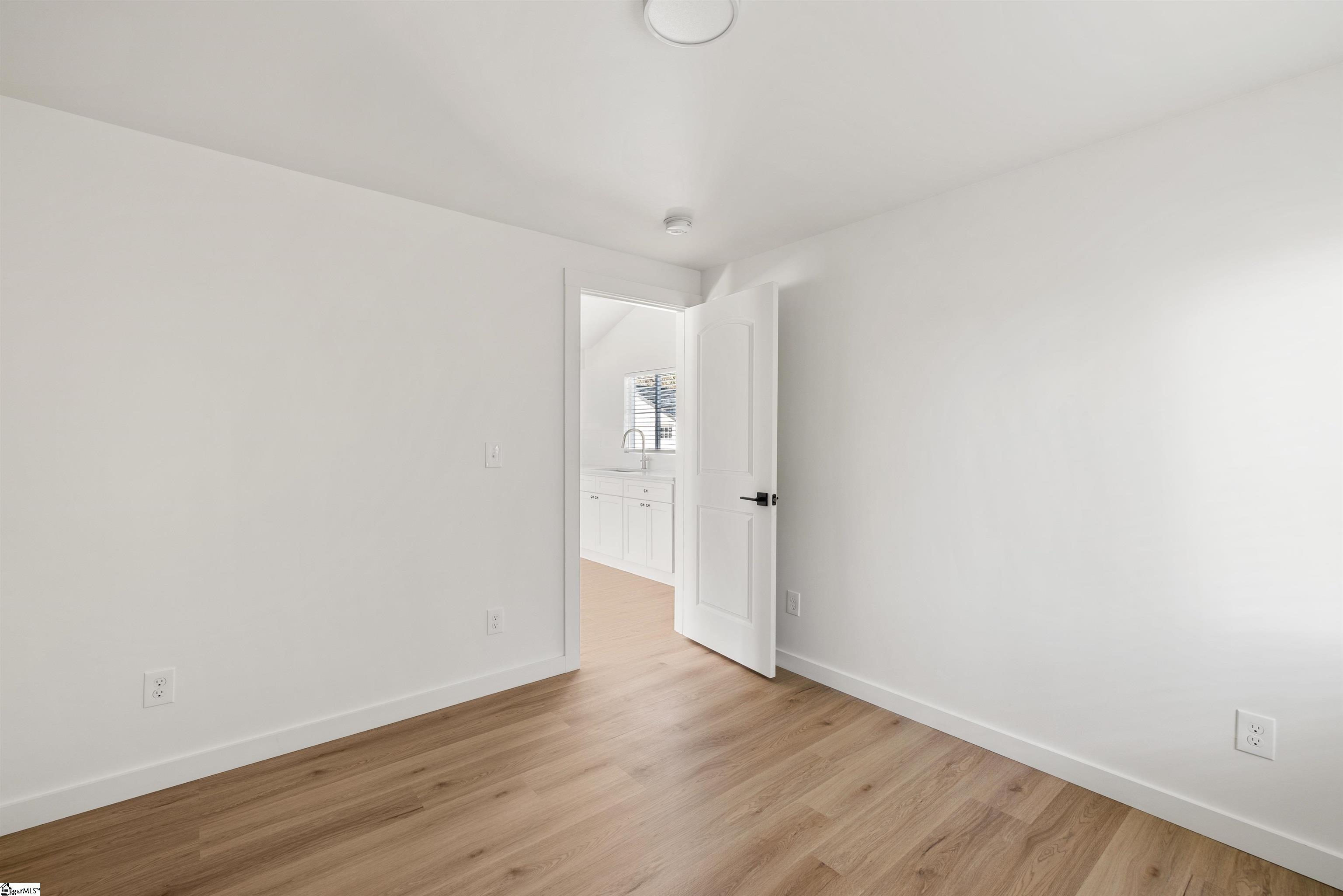 1538 Farley Avenue Property Photo 9