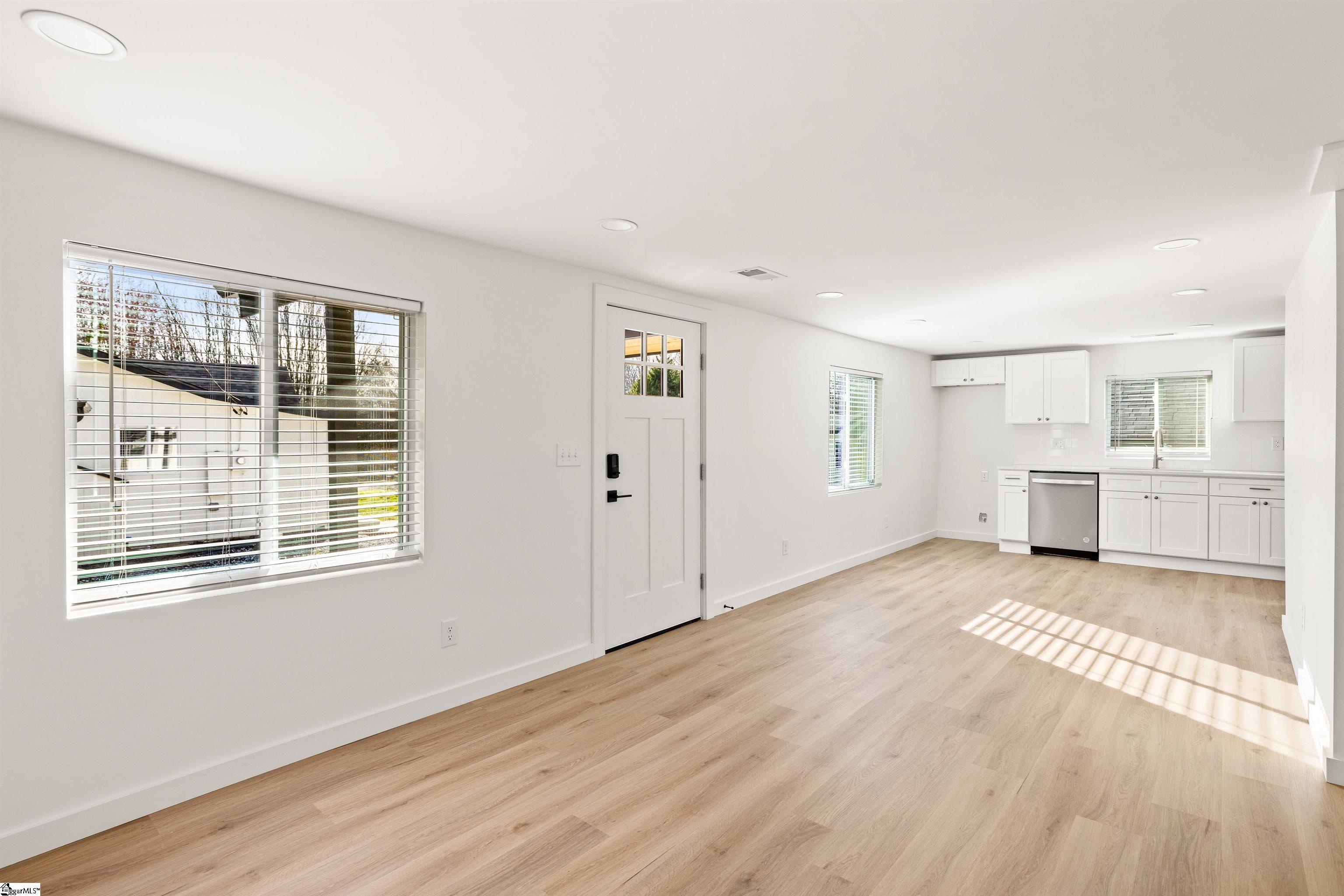 1538 Farley Avenue Property Photo 17