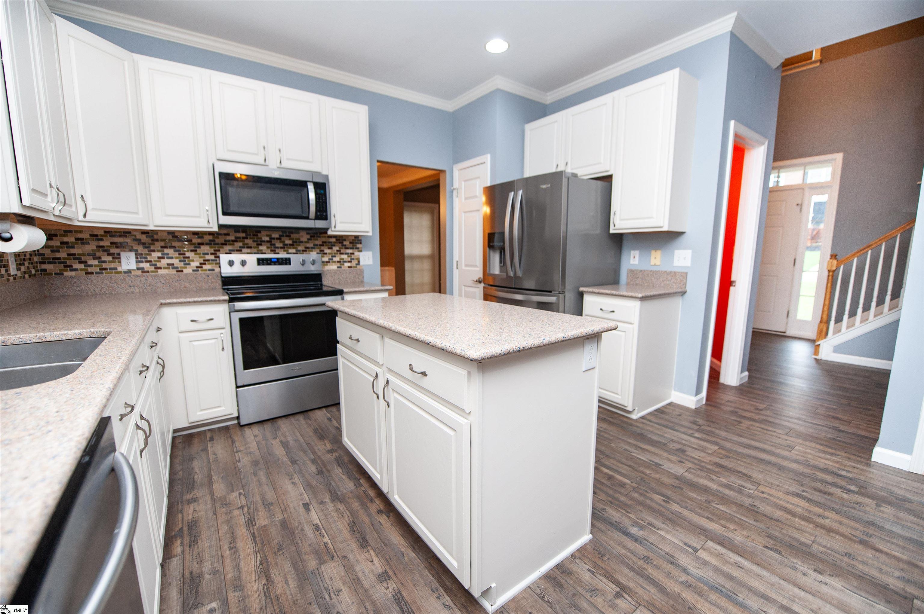 196 Timberleaf Drive Property Photo 12