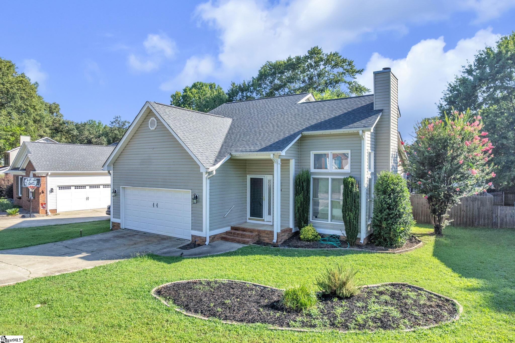 204 Flagstar Court Property Photo 2