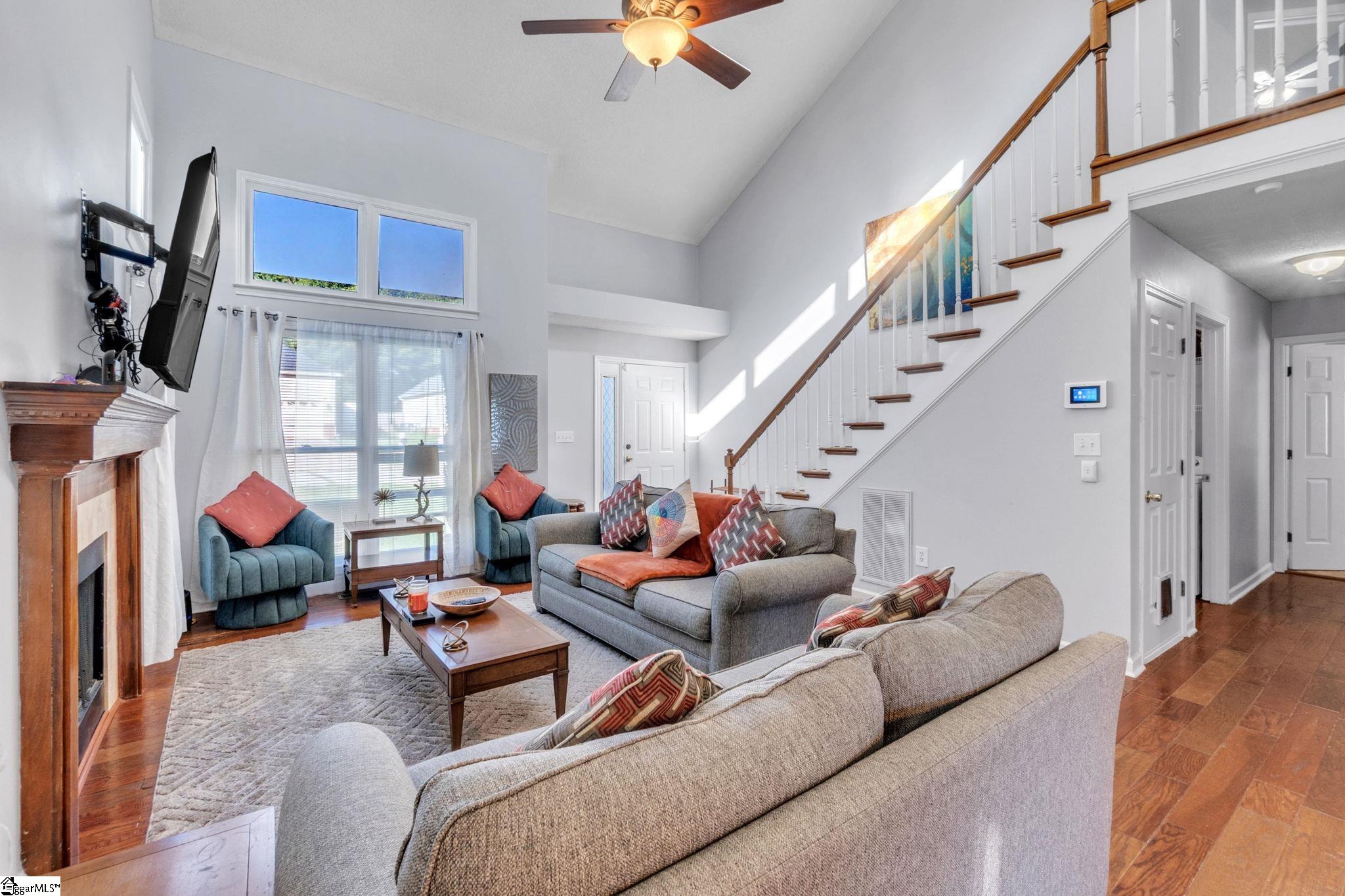 204 Flagstar Court Property Photo 6