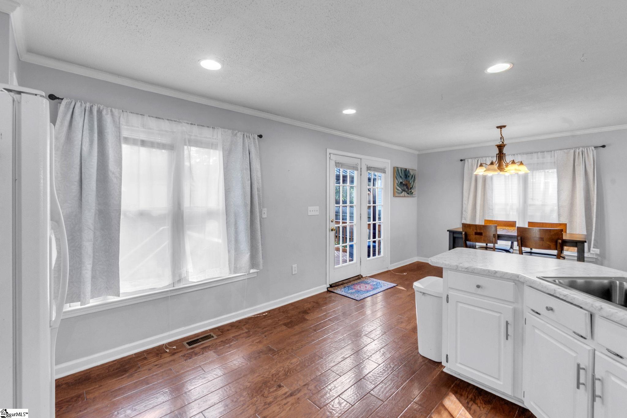 204 Flagstar Court Property Photo 11