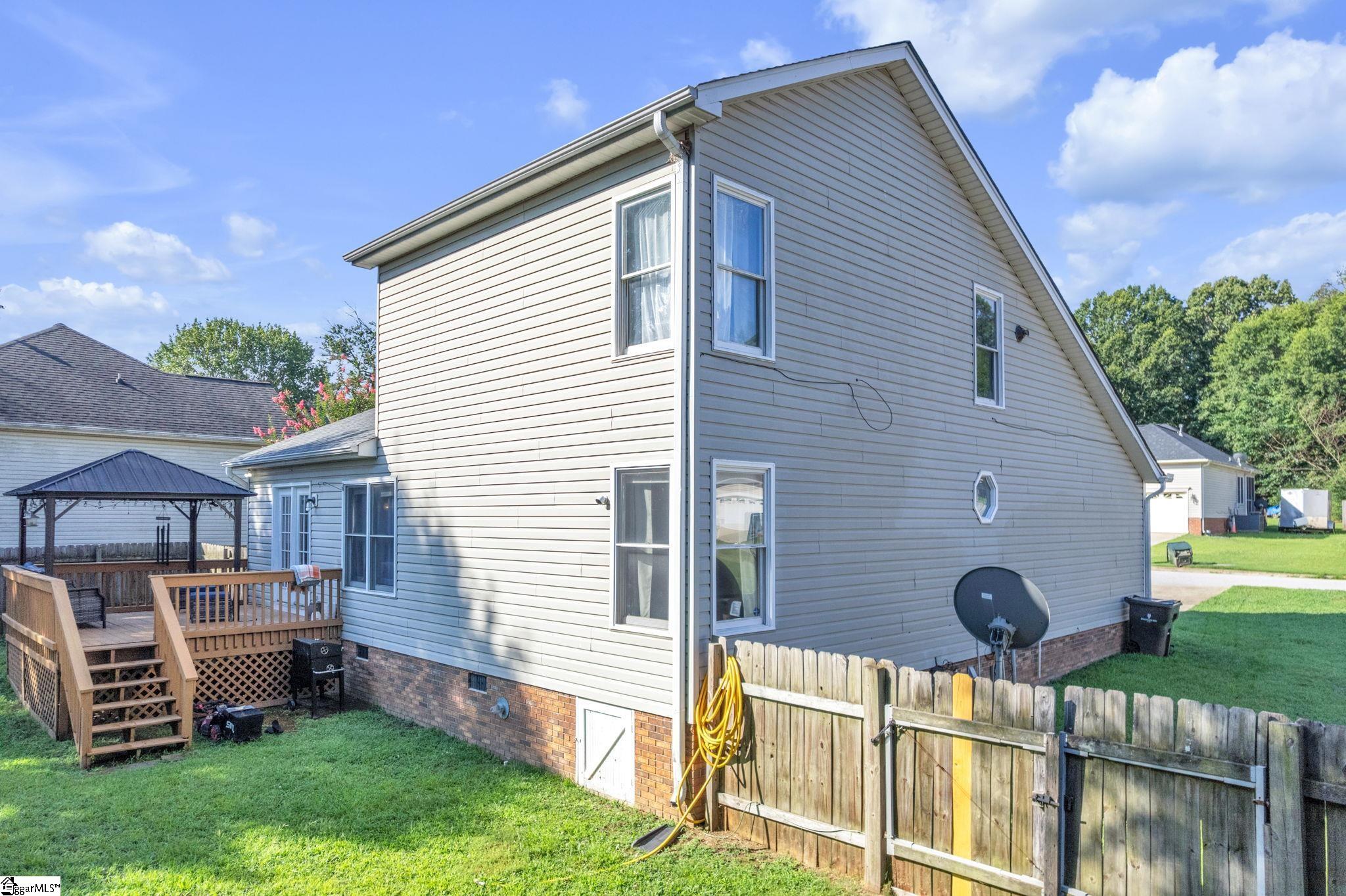 204 Flagstar Court Property Photo 25