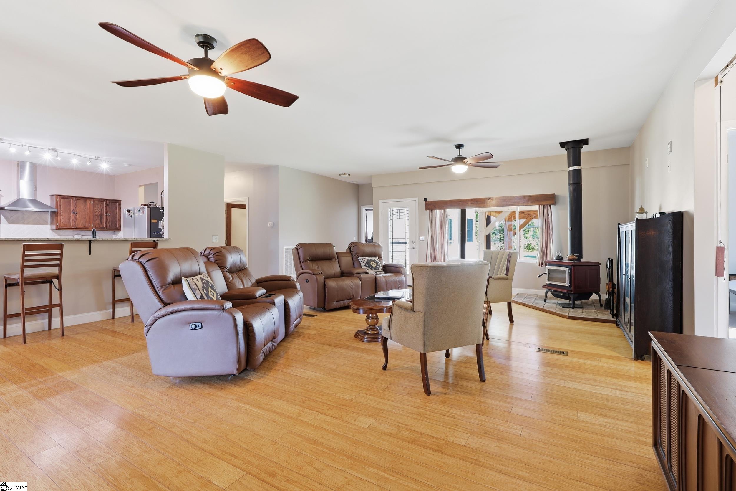 7282 New Cut Road Property Photo 5