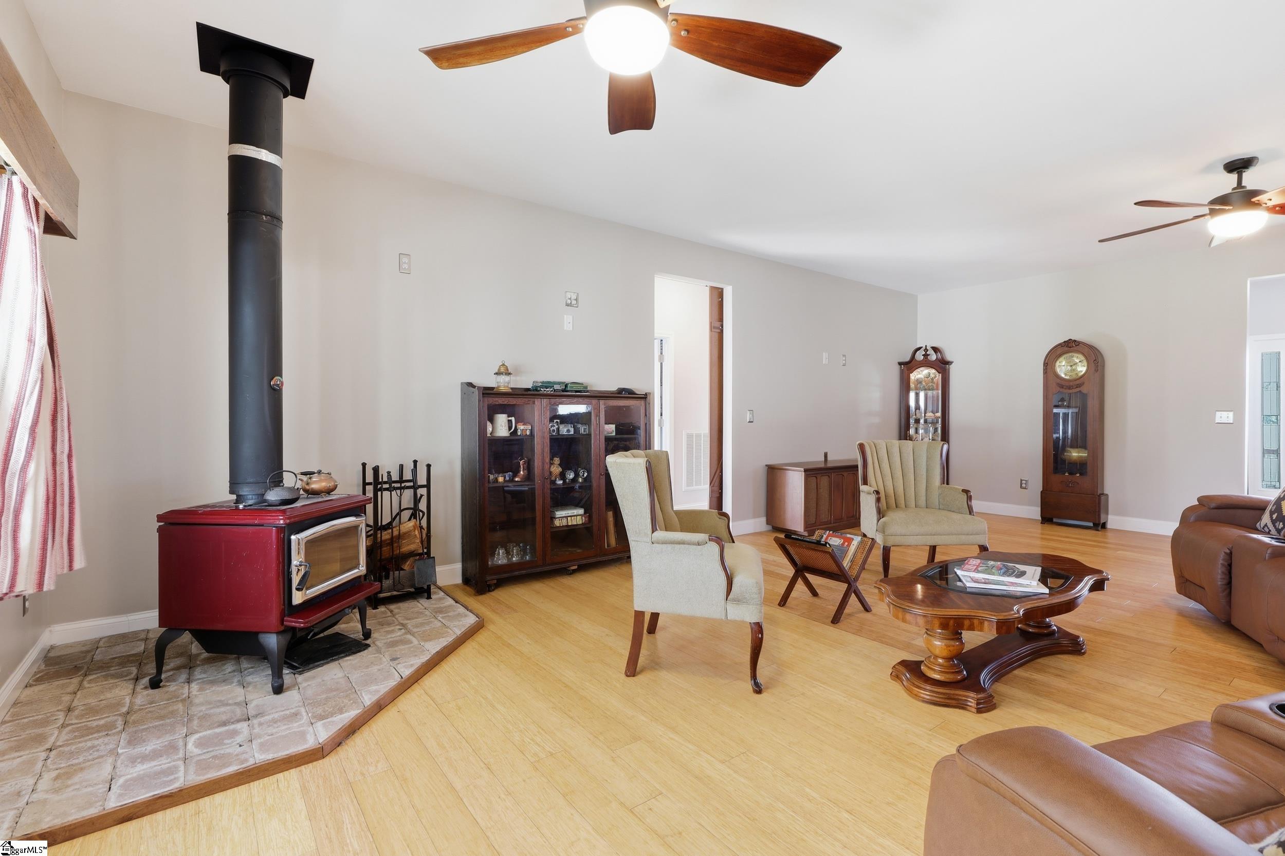 7282 New Cut Road Property Photo 6