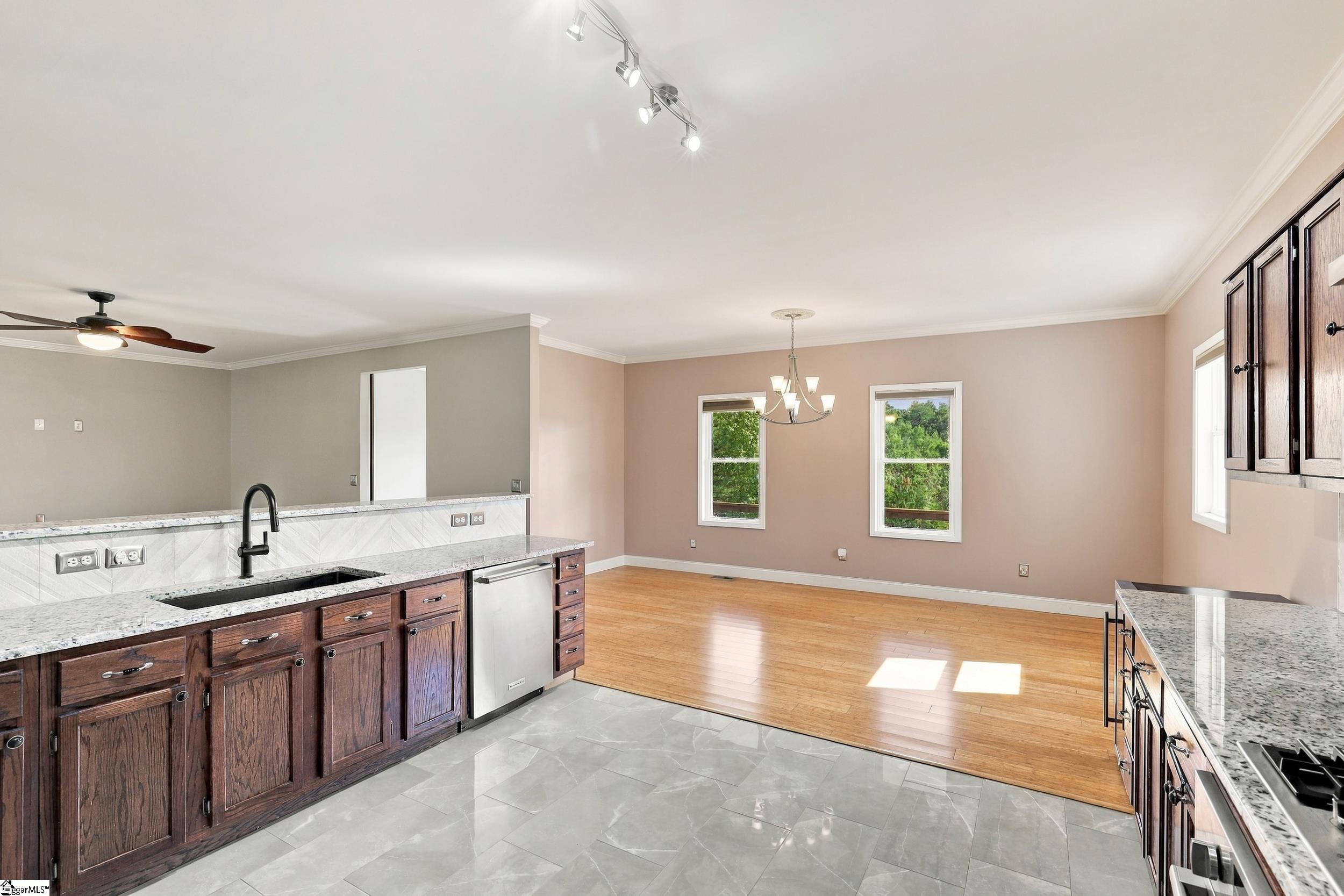 7282 New Cut Road Property Photo 7
