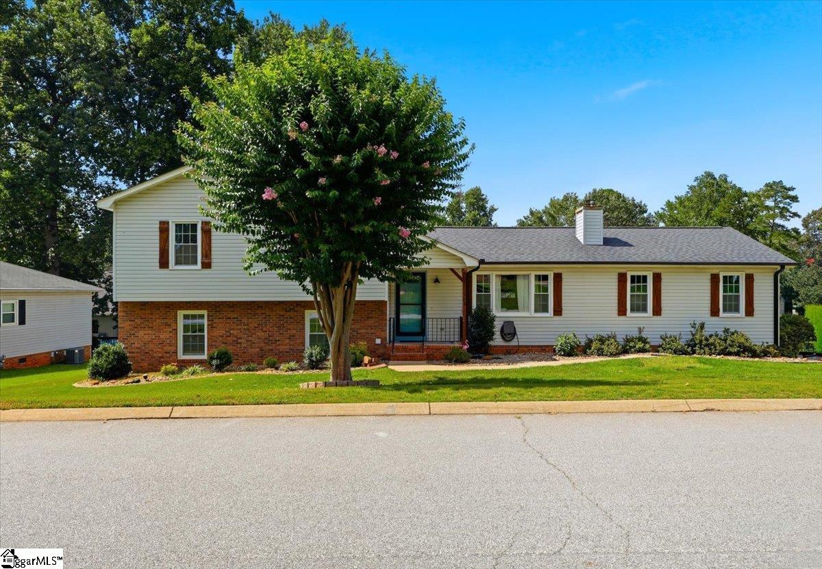 302 Waterbury Court Property Photo 37