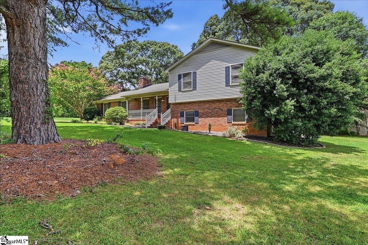404 Jameson Drive Property Photo 2