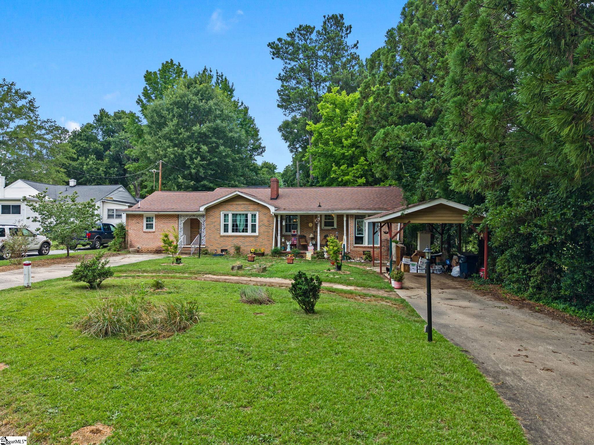 1598024 Property Photo 1