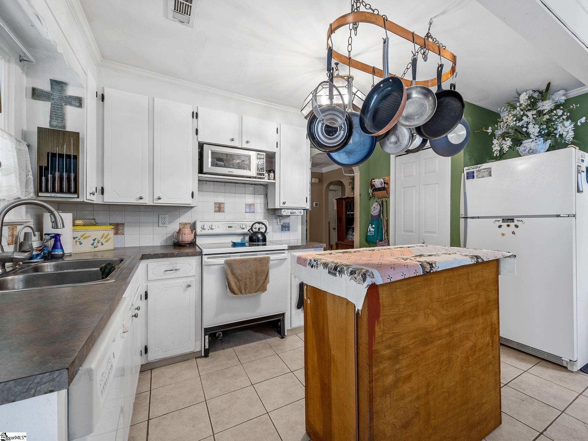 1598024 Property Photo 4