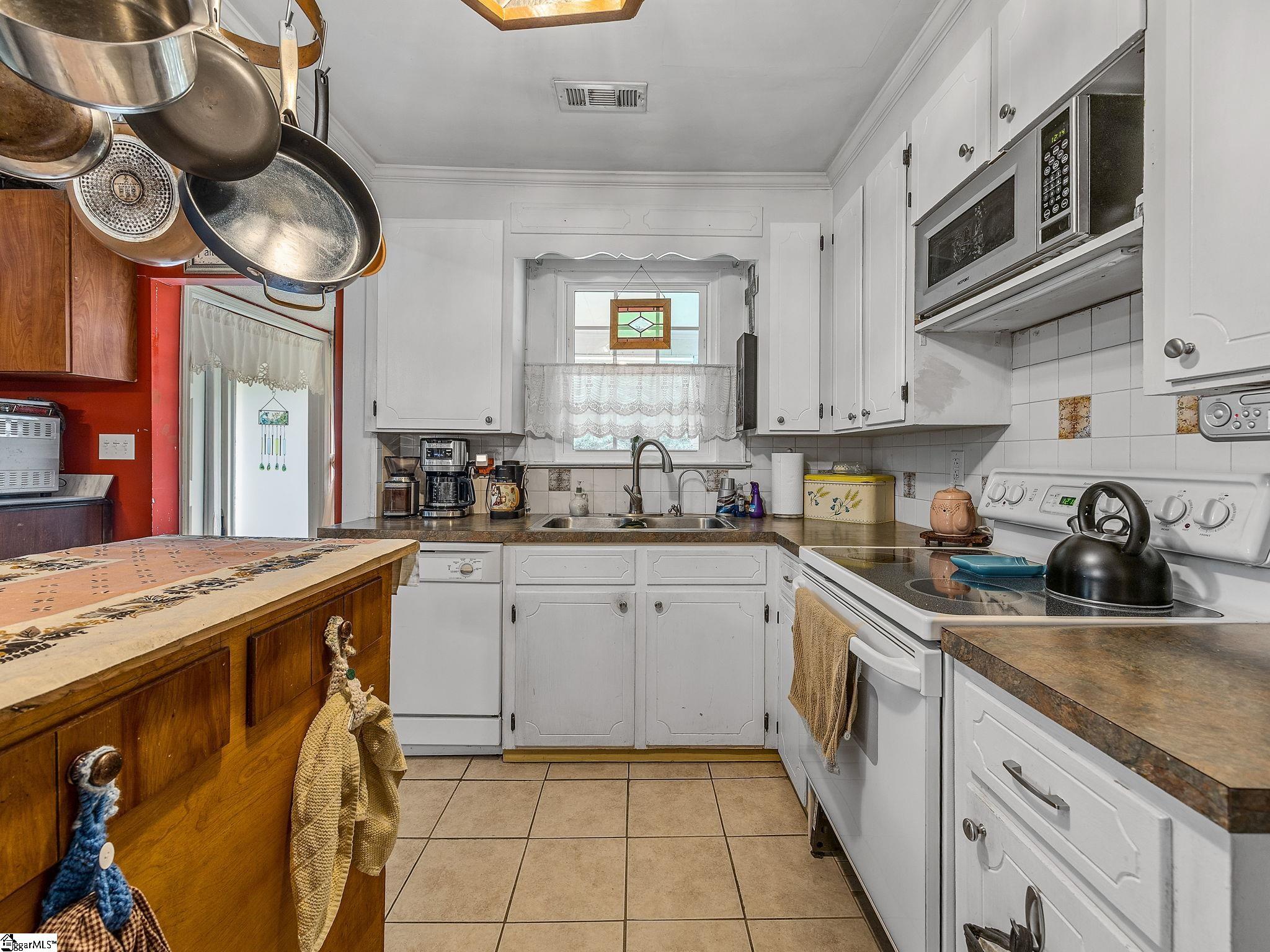 1598024 Property Photo 6