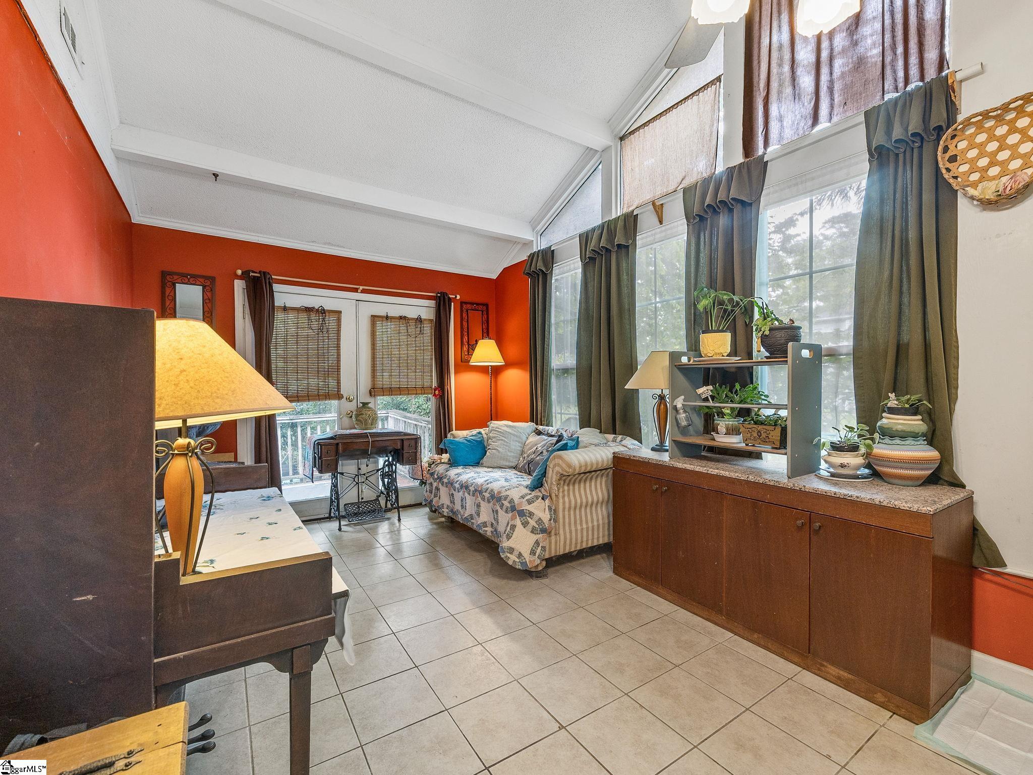1598024 Property Photo 10