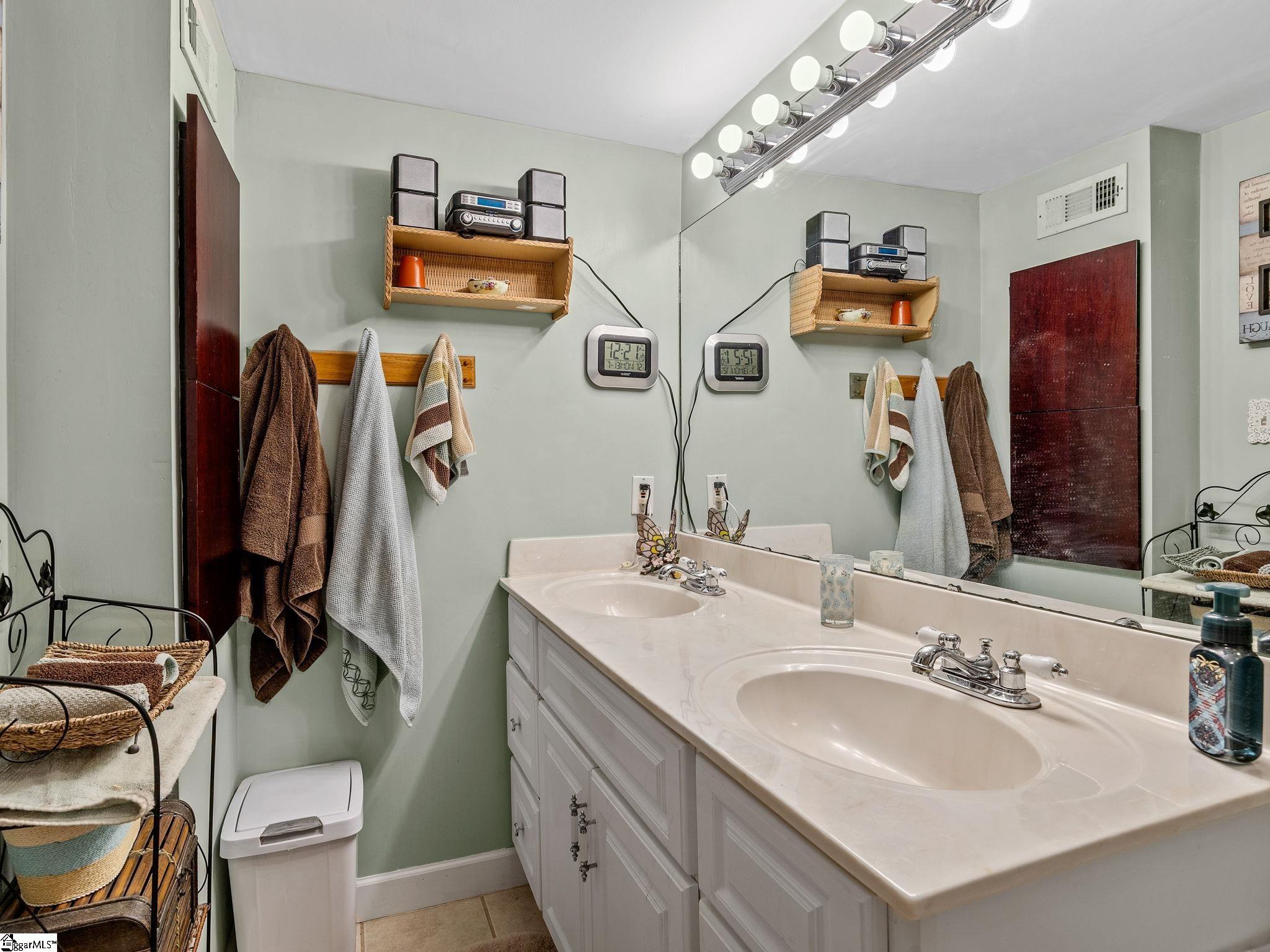 1598024 Property Photo 14