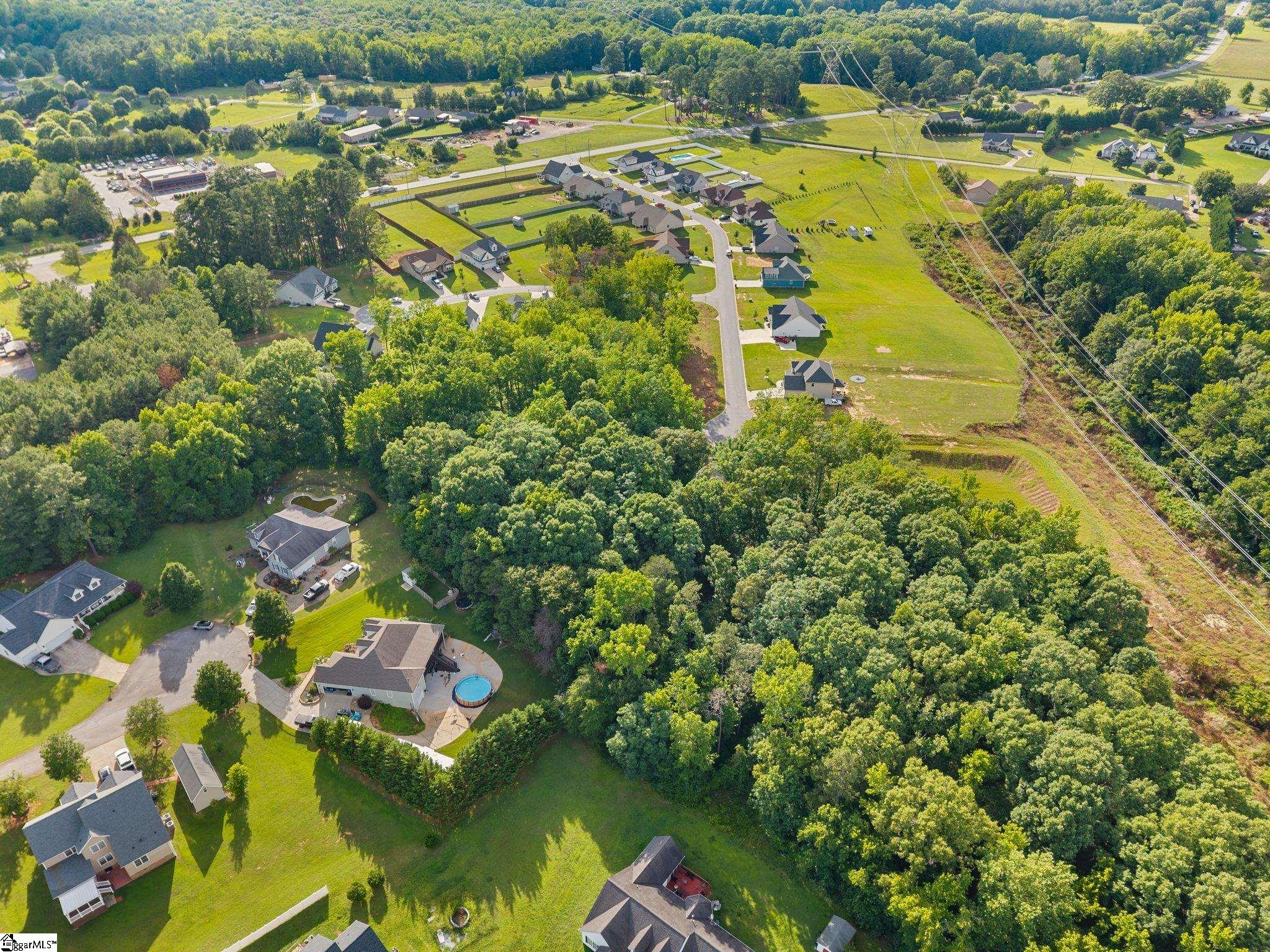 121 Carolina Drive Property Photo 6