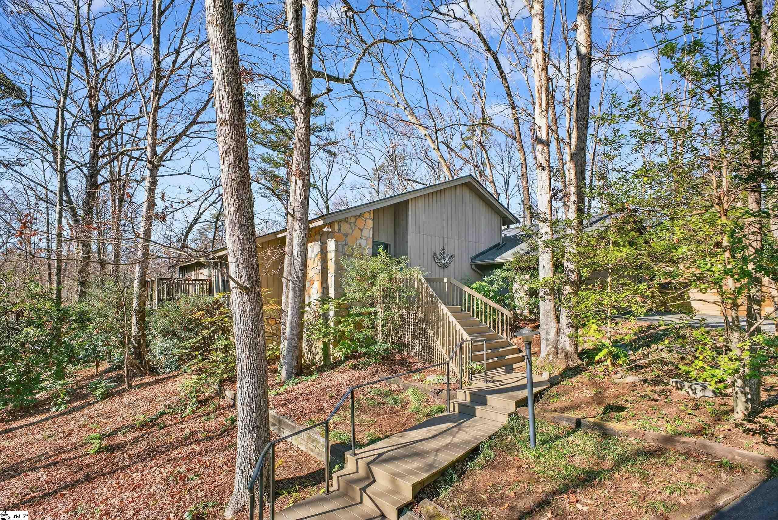434 Henderson Road Property Photo 2