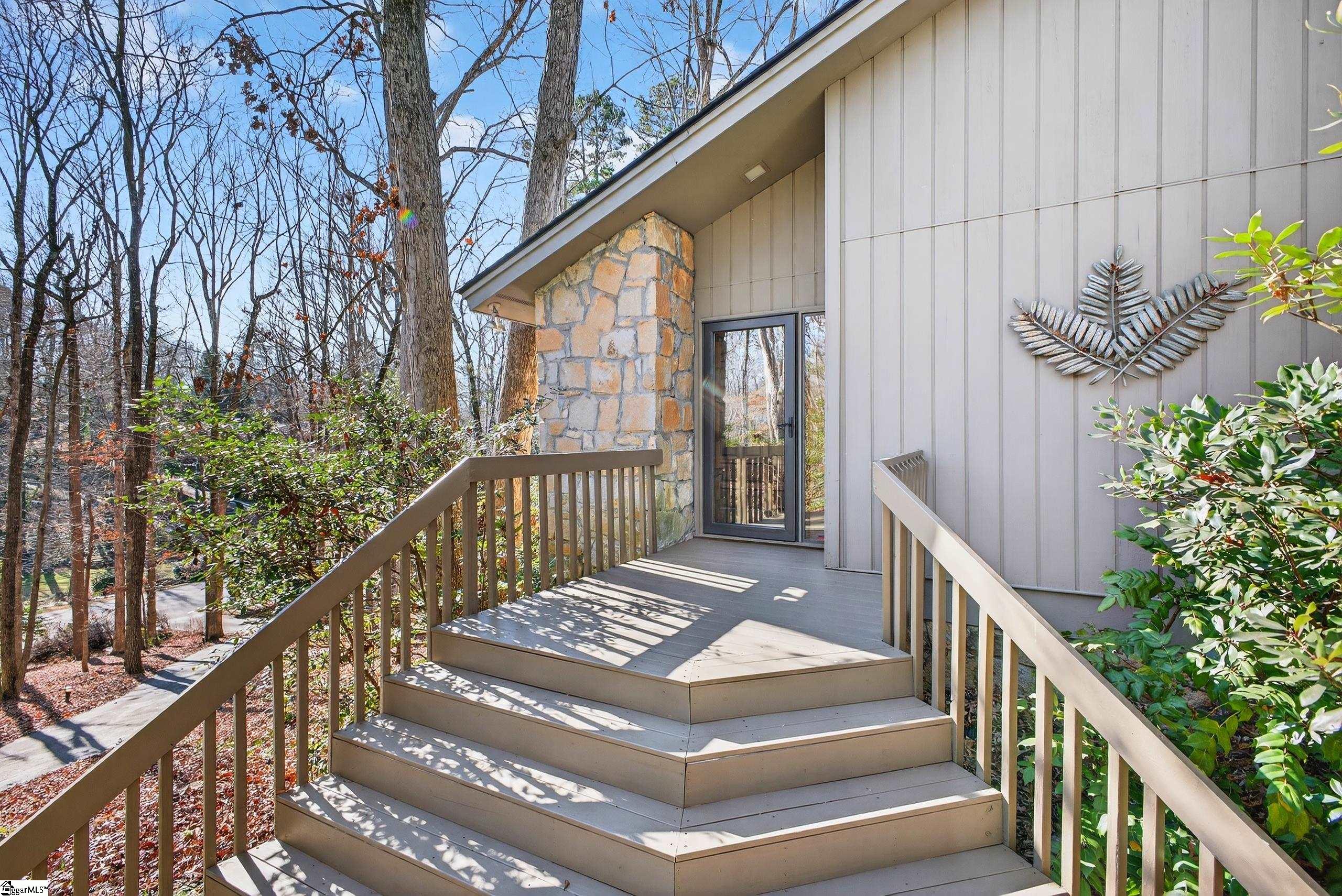 434 Henderson Road Property Photo 3