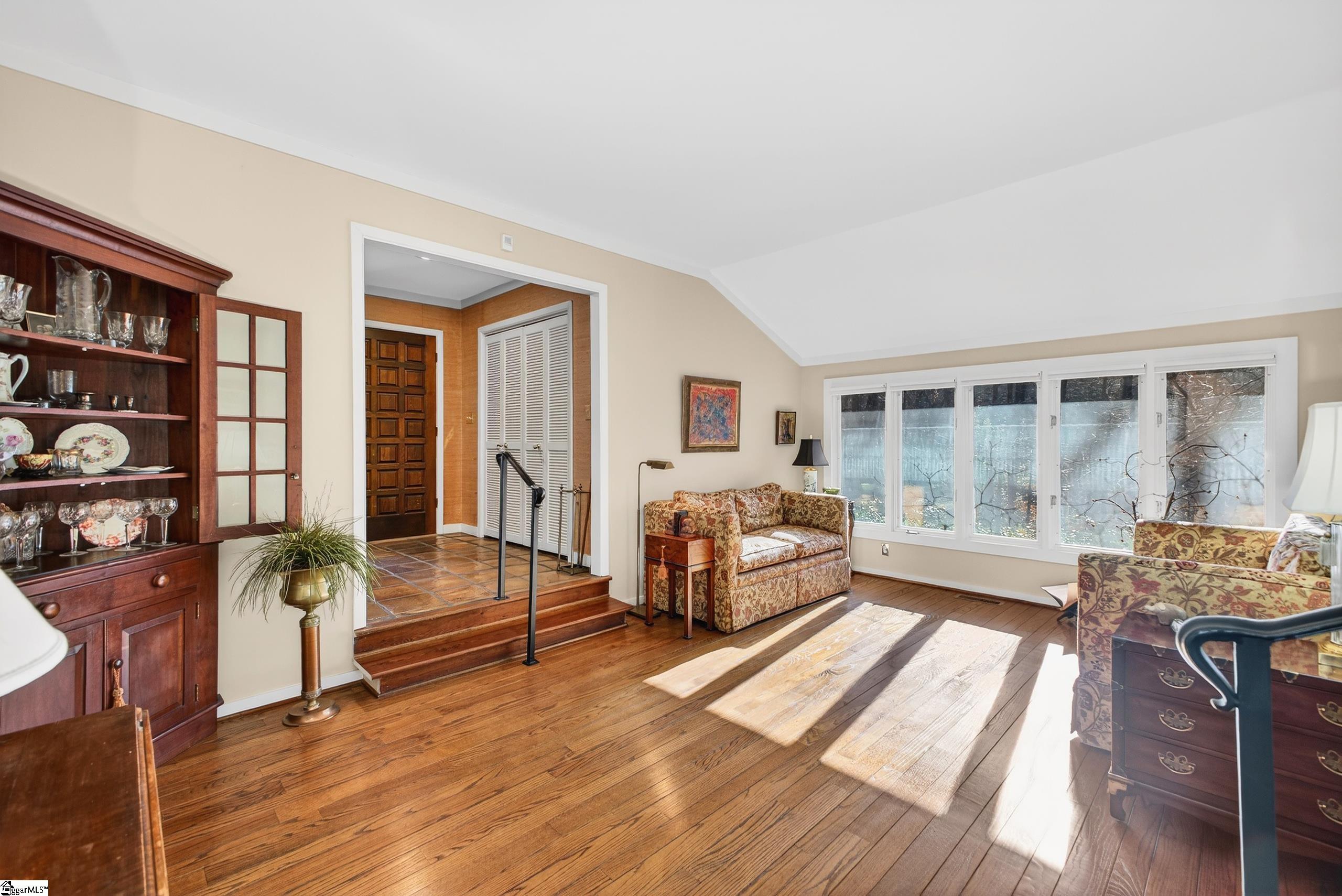434 Henderson Road Property Photo 5