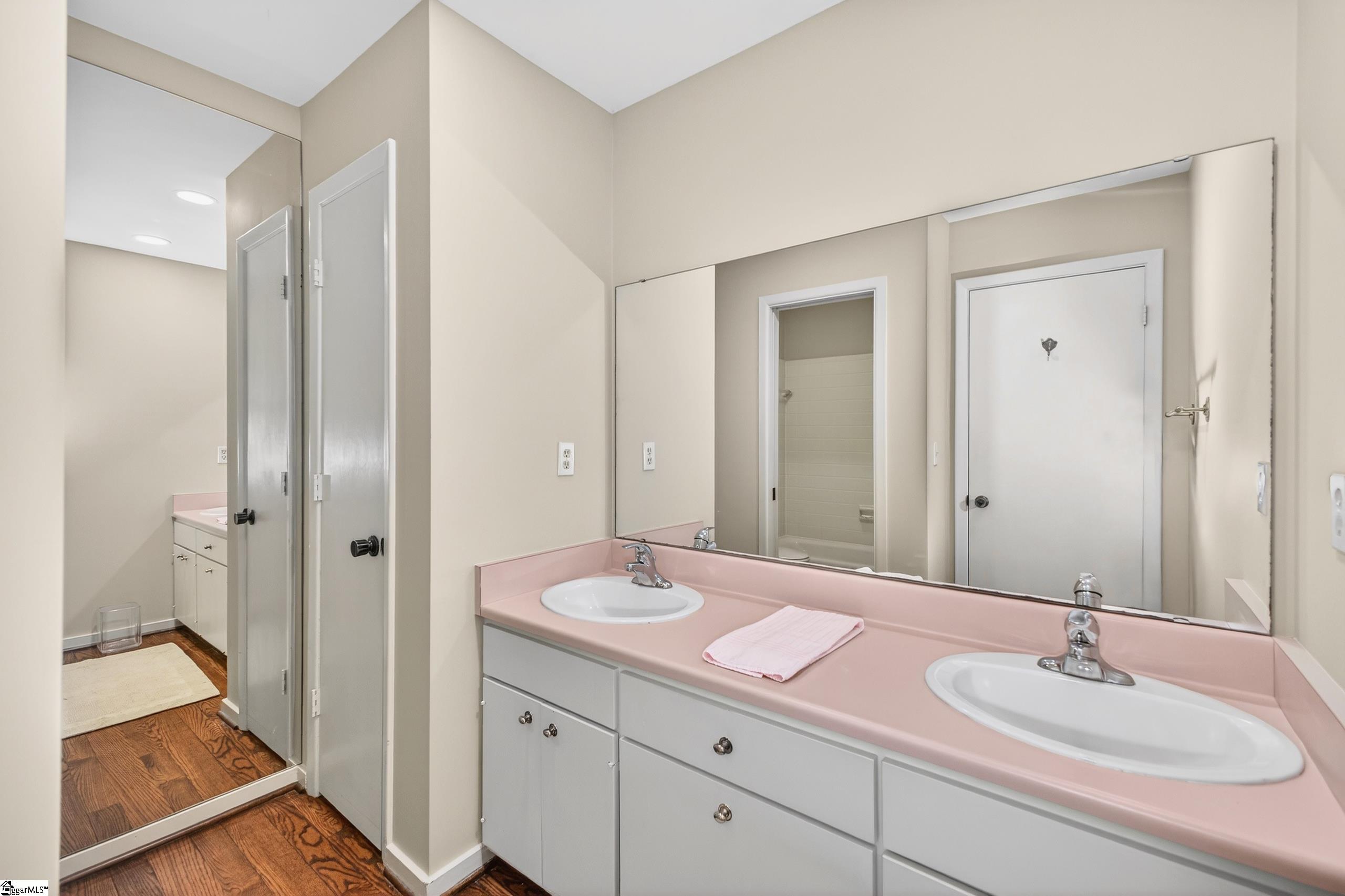 434 Henderson Road Property Photo 15