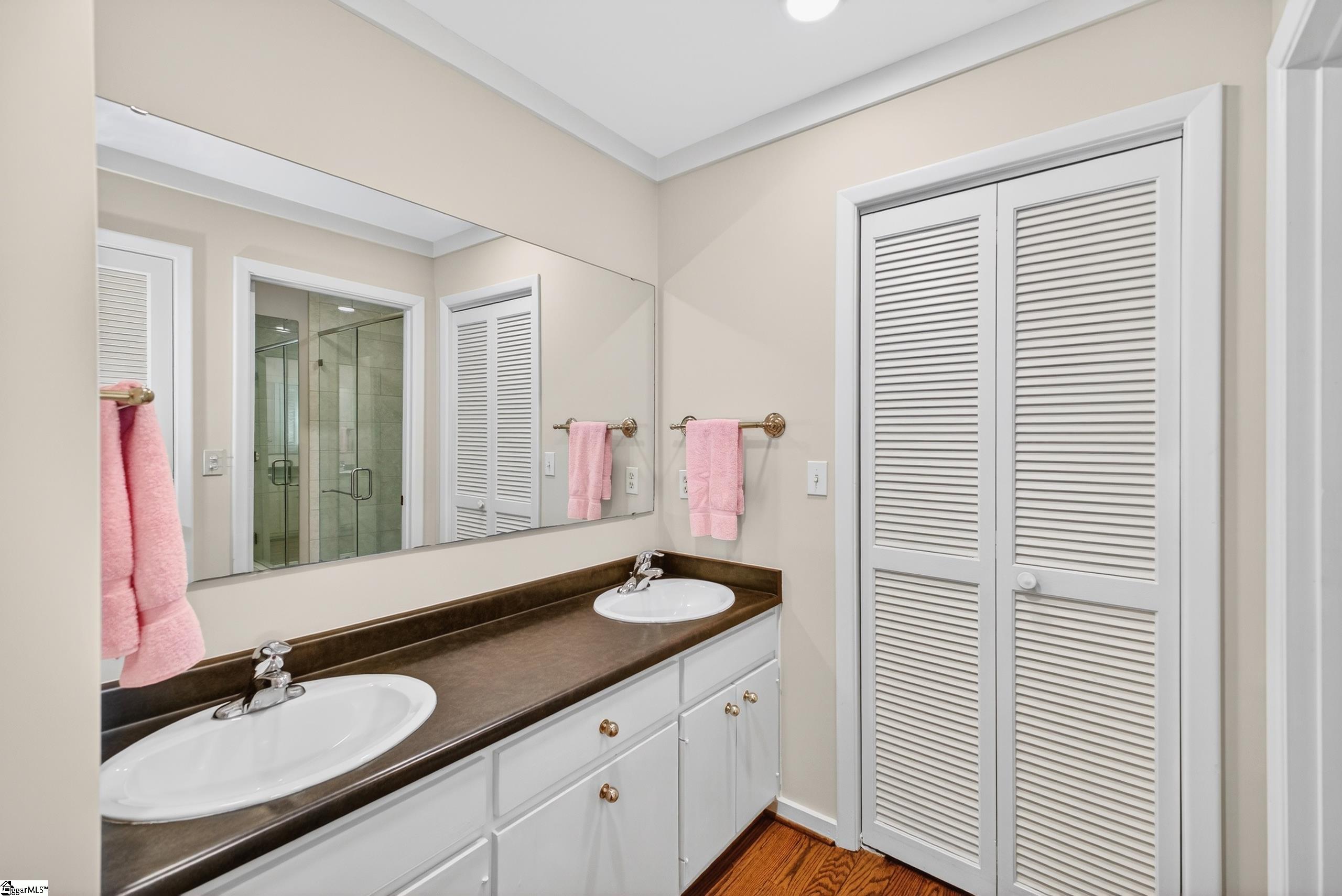 434 Henderson Road Property Photo 17