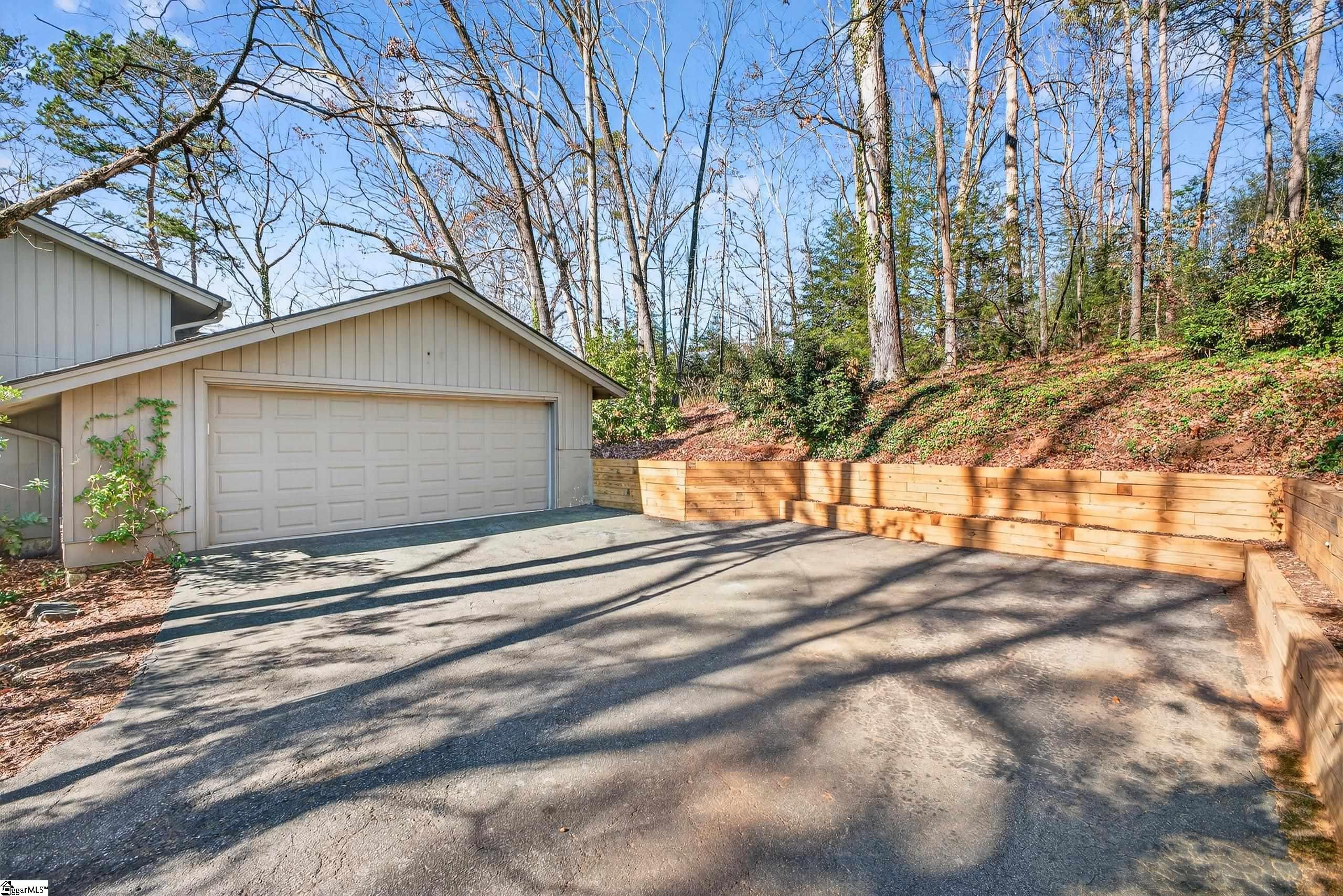 434 Henderson Road Property Photo 25