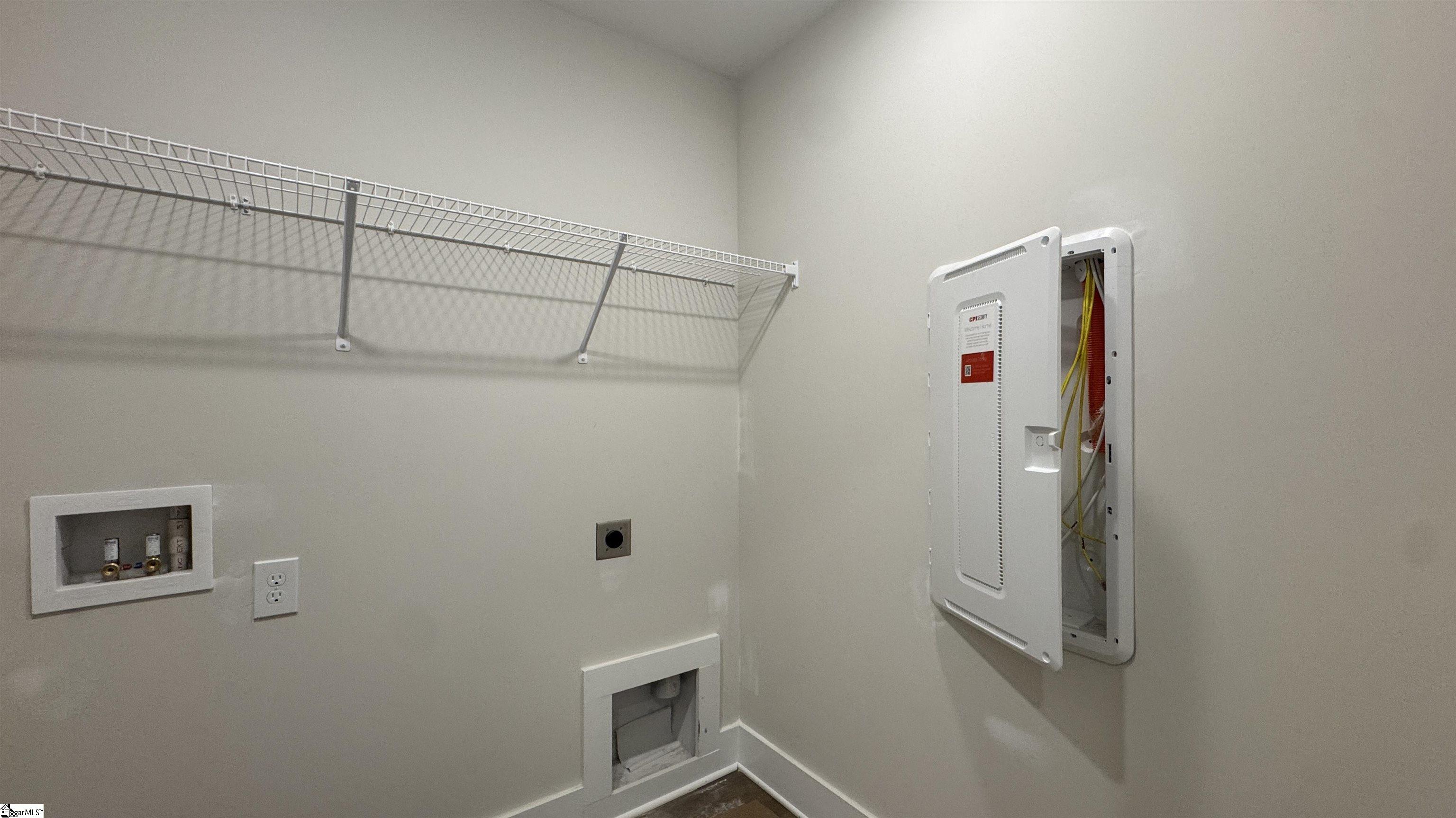 1124 Stable Way Property Photo 9