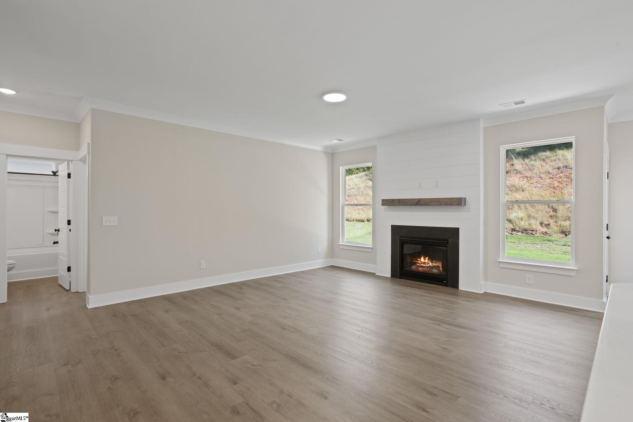 1124 Stable Way Property Photo 13