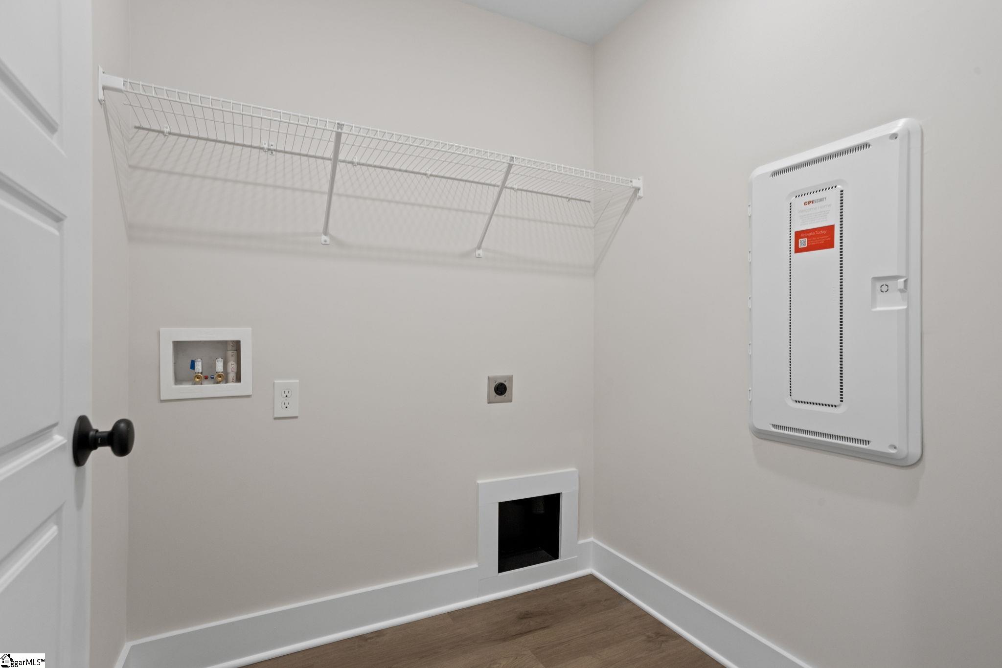 1124 Stable Way Property Photo 25
