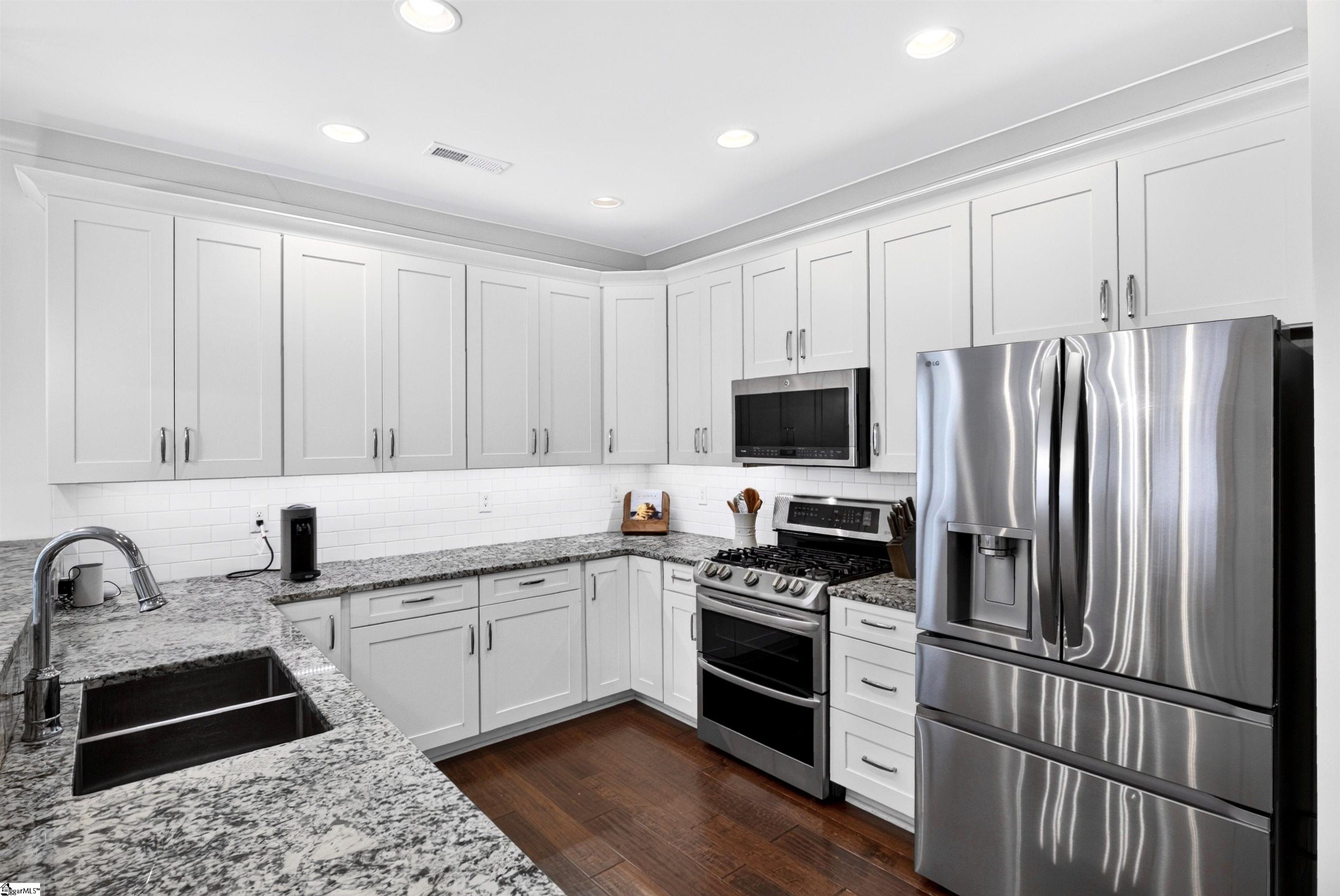 7 Tyler Street Property Photo 8