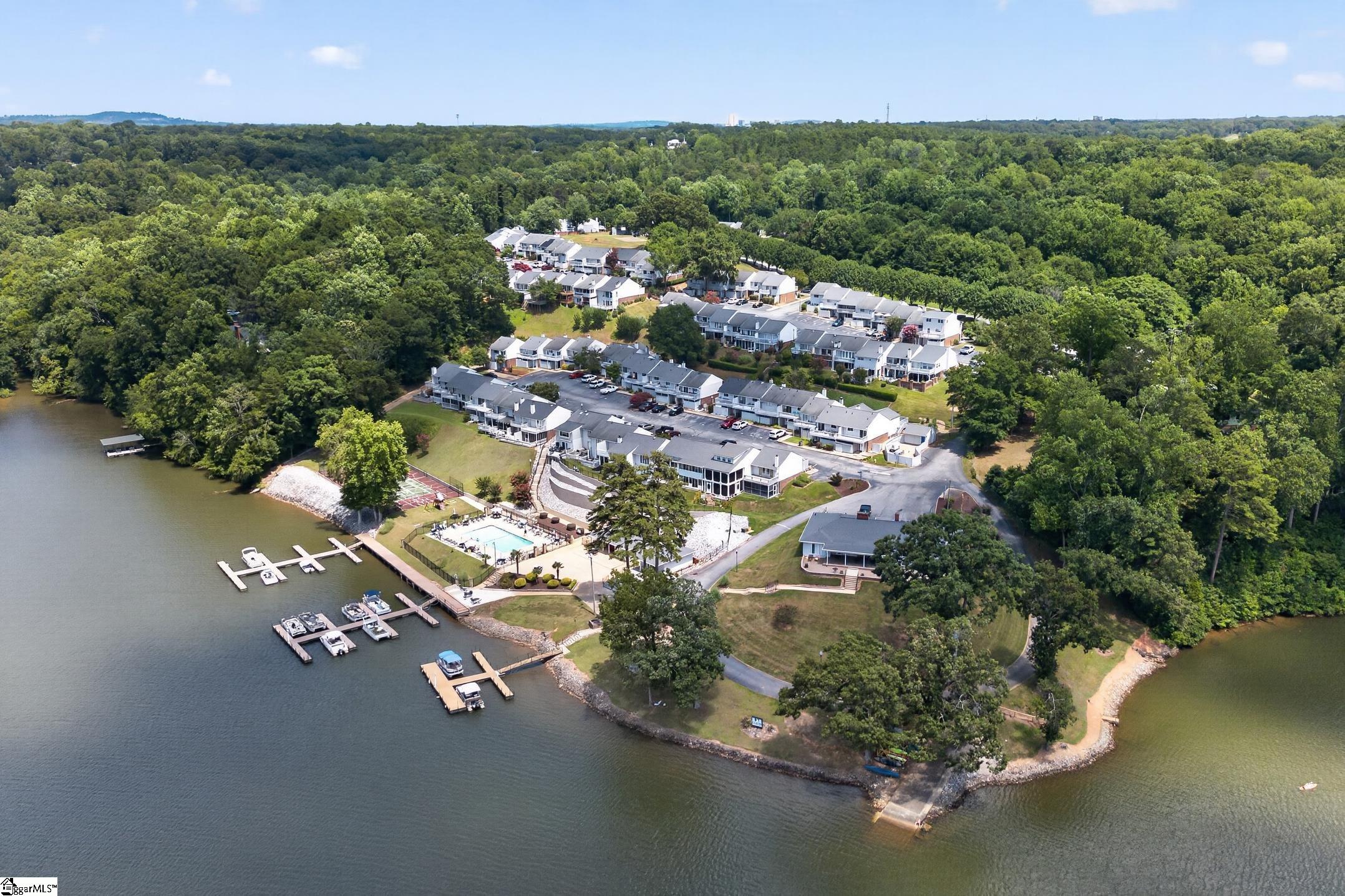 61 Topsail Court Property Photo 4