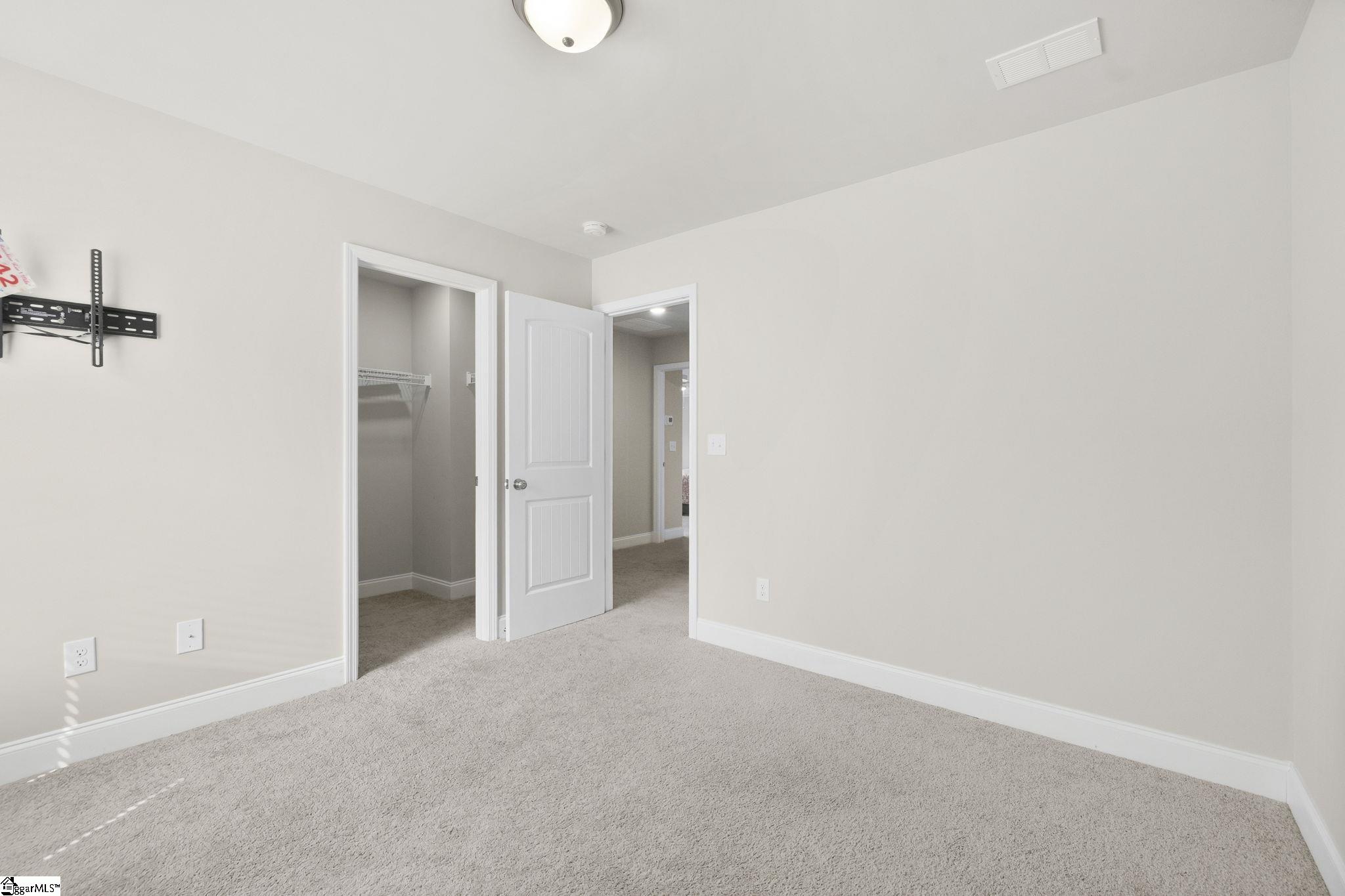 119 Sloan Avenue Property Photo 32