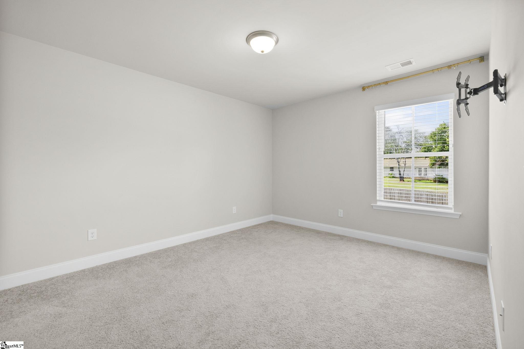 119 Sloan Avenue Property Photo 33