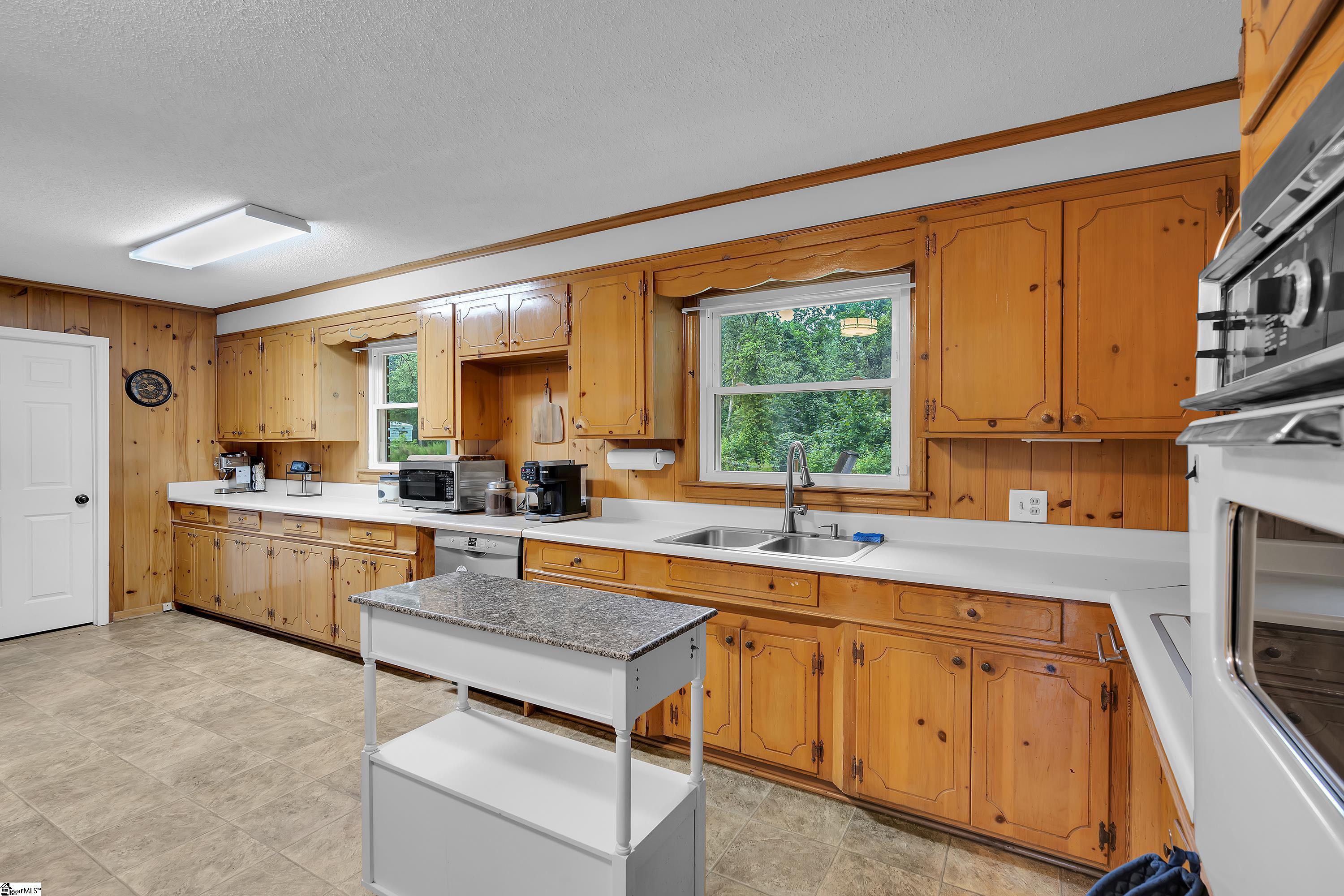 3641 New Cut Road Property Photo 4