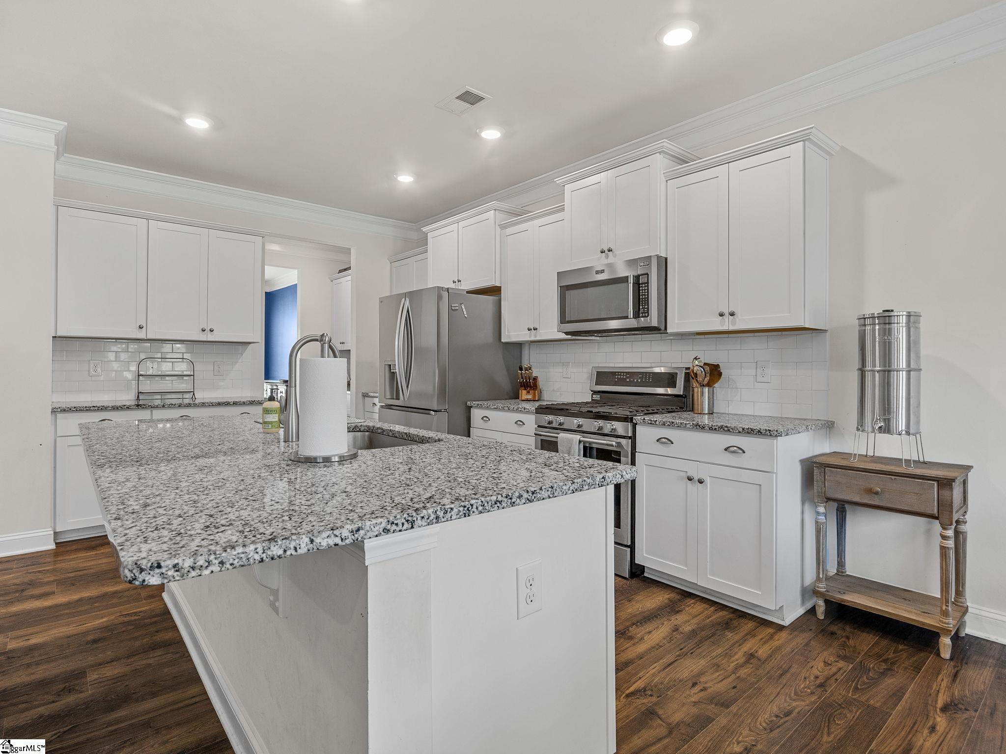 554 Elwood Drive Property Photo 12