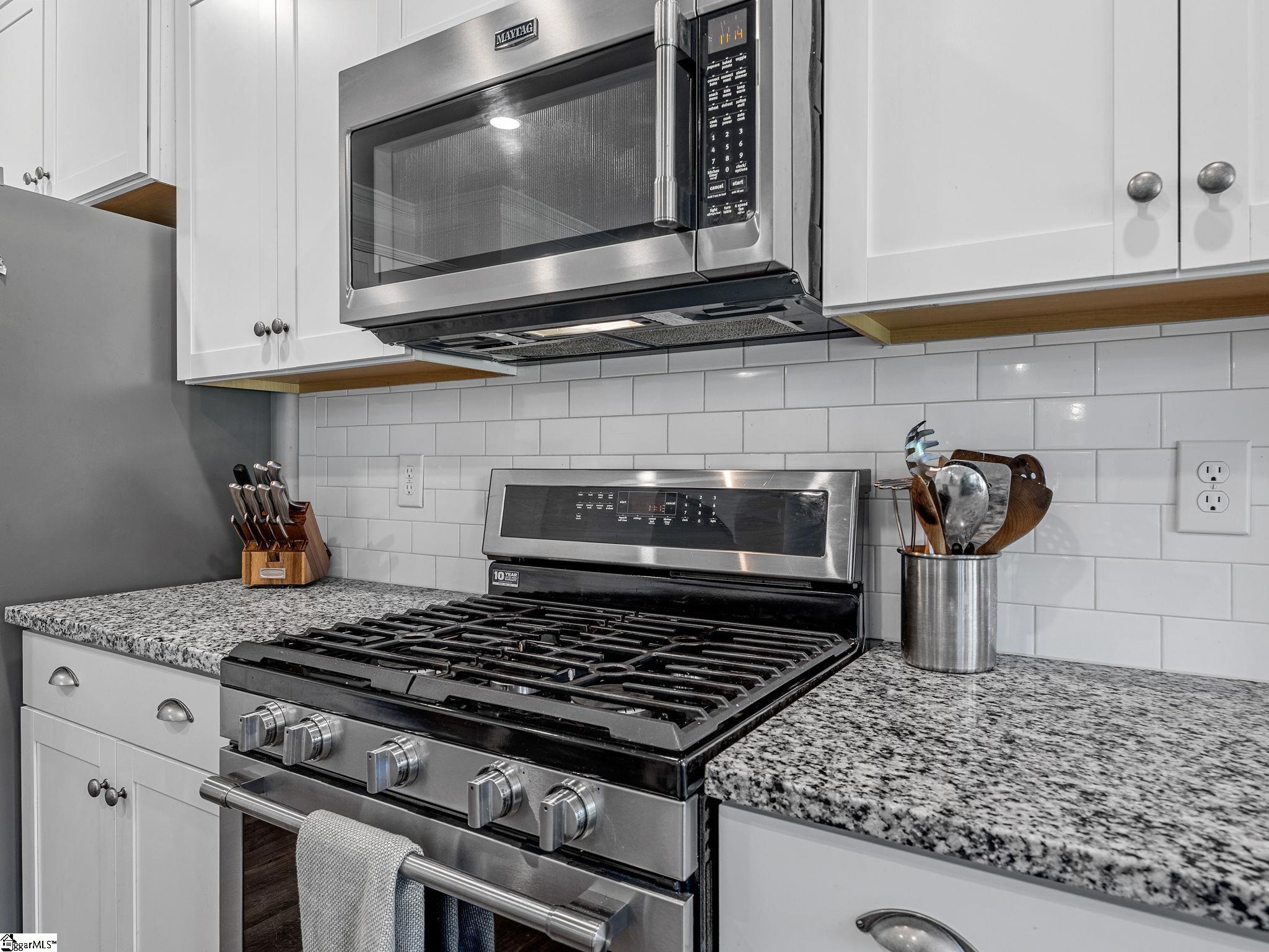 554 Elwood Drive Property Photo 14
