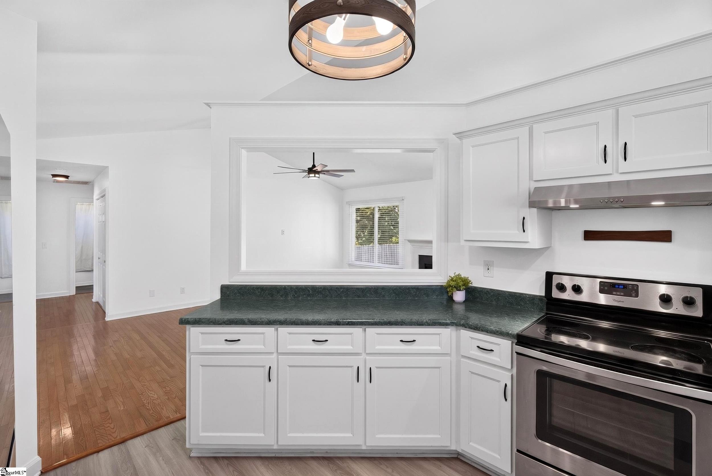 6 Mountain Trace Court Property Photo 5