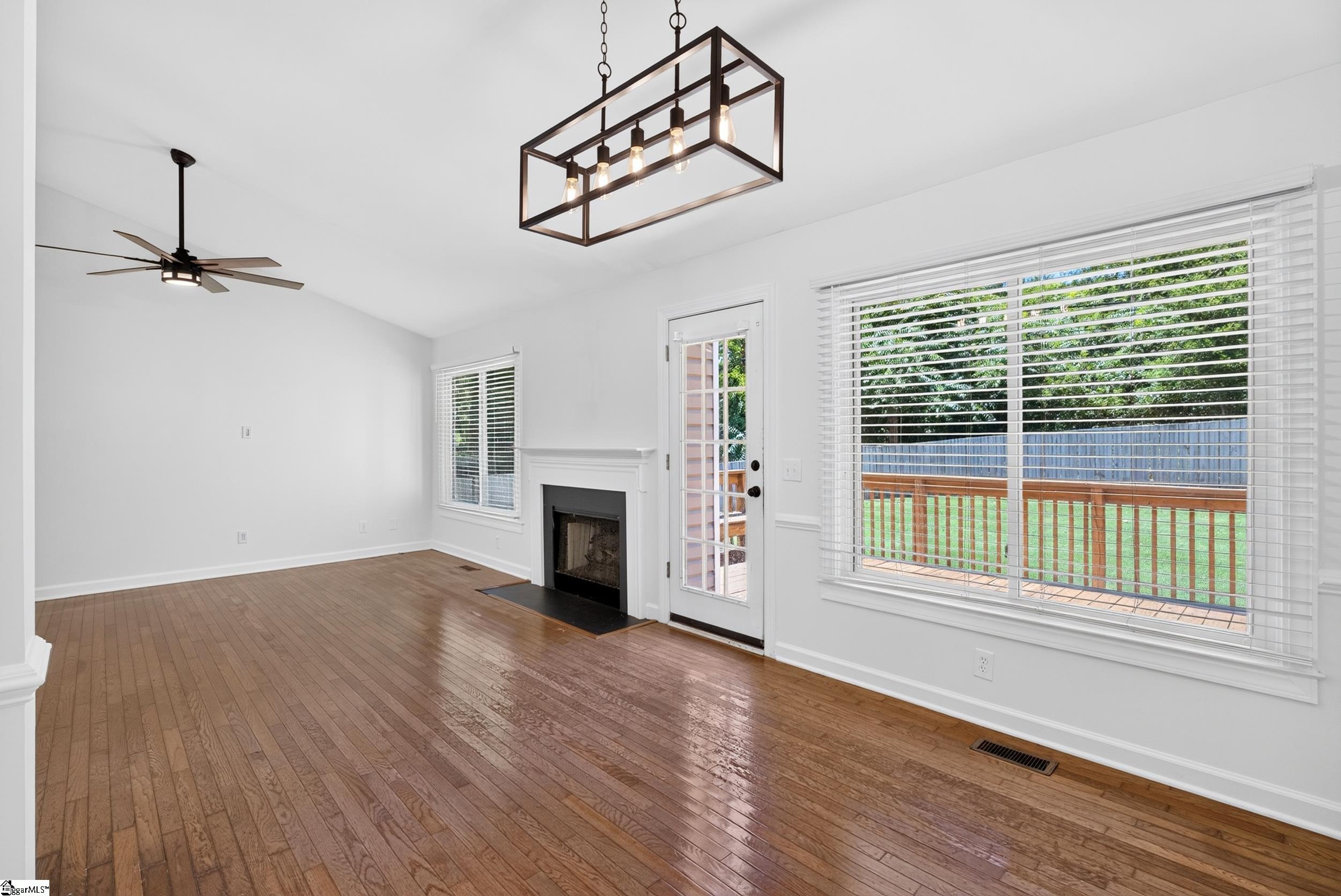 6 Mountain Trace Court Property Photo 10