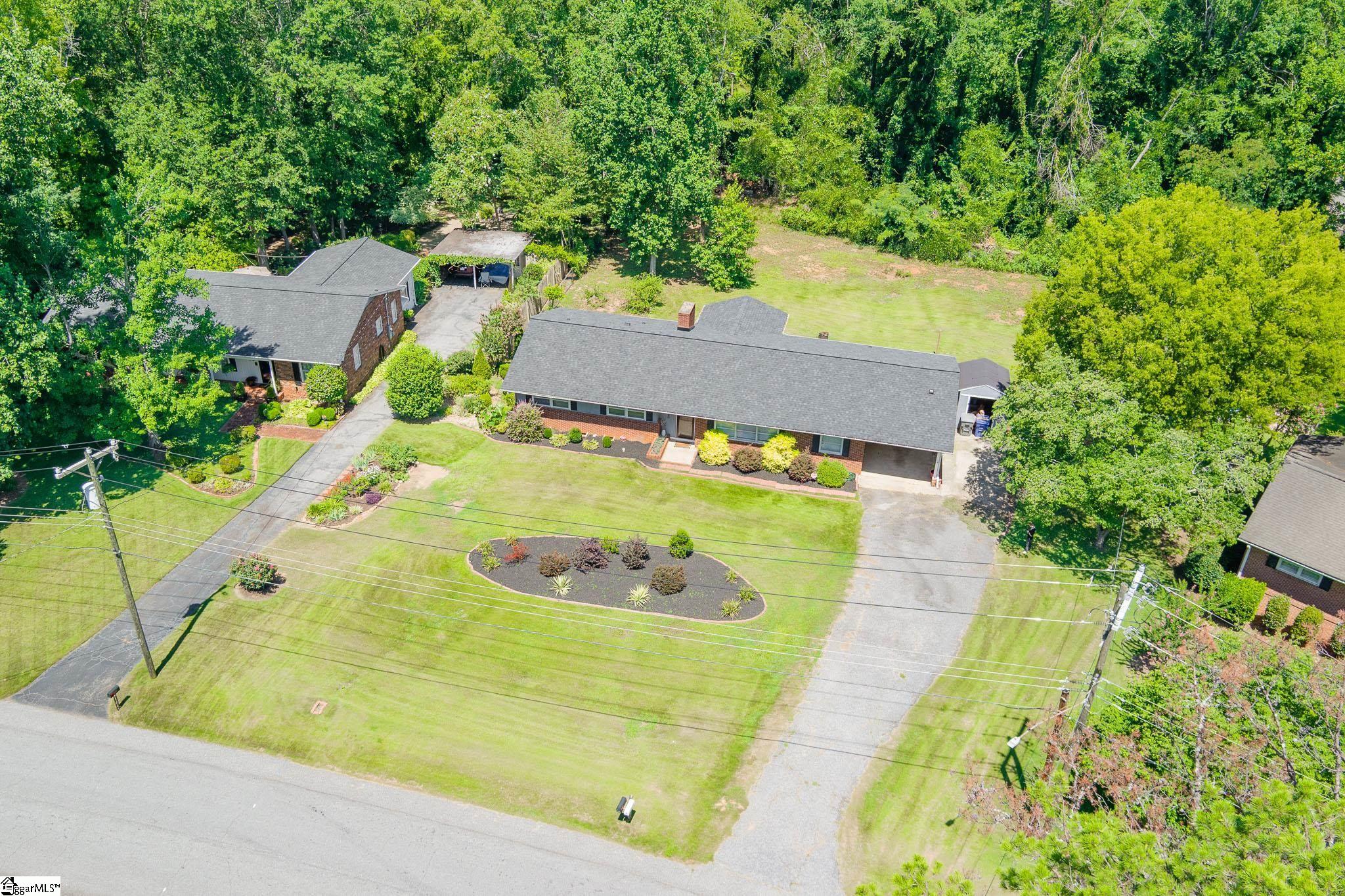 220 Holly Drive Property Photo 3