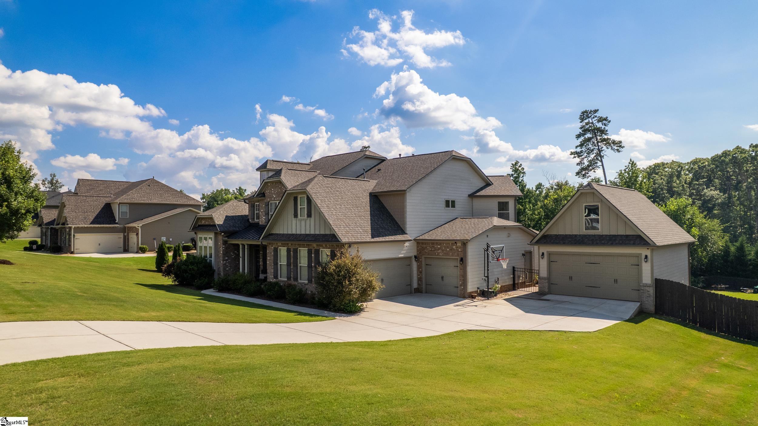 5 Vineyard Way Property Photo 2