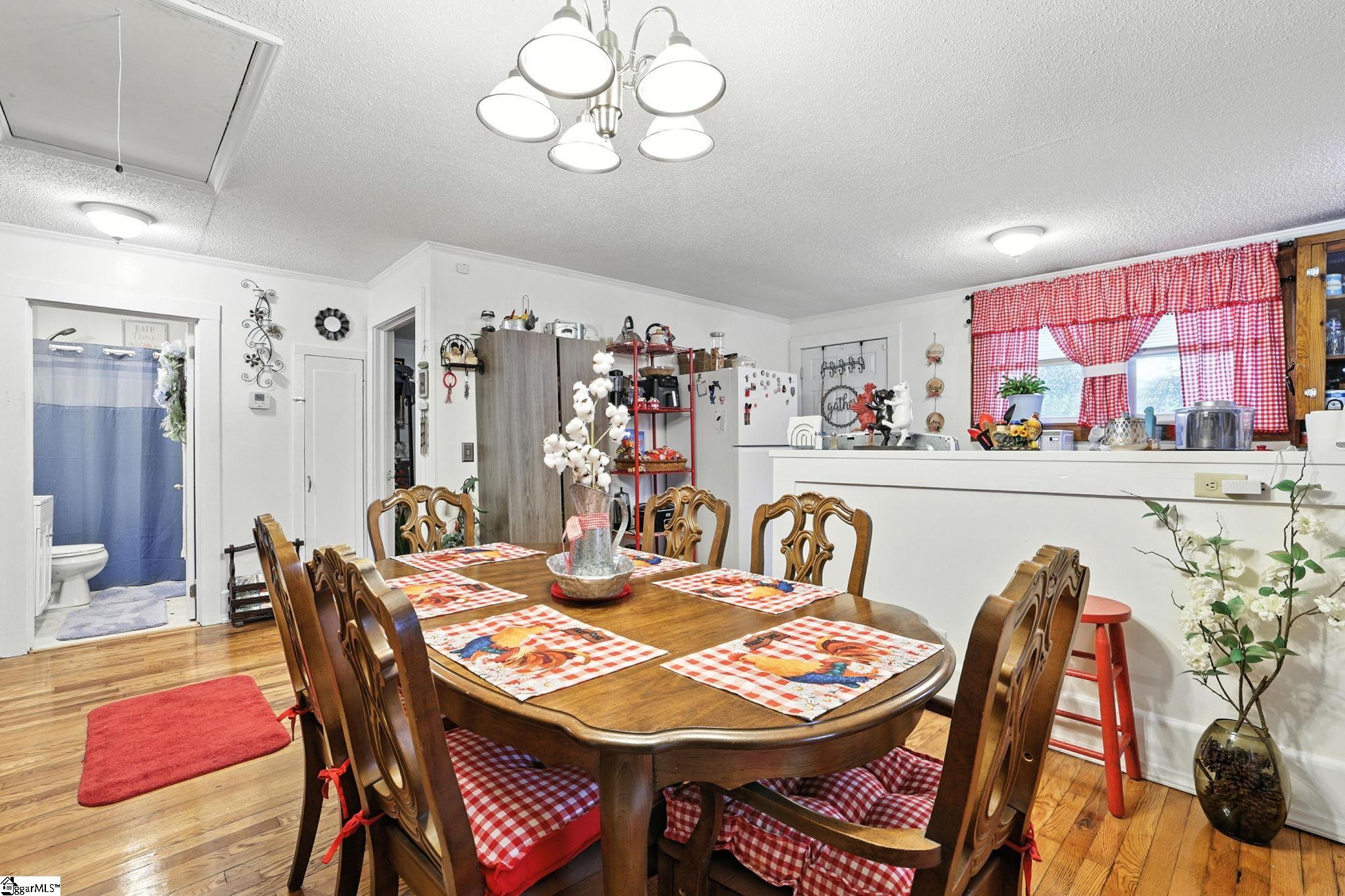 303 Poplar Street Property Photo 11