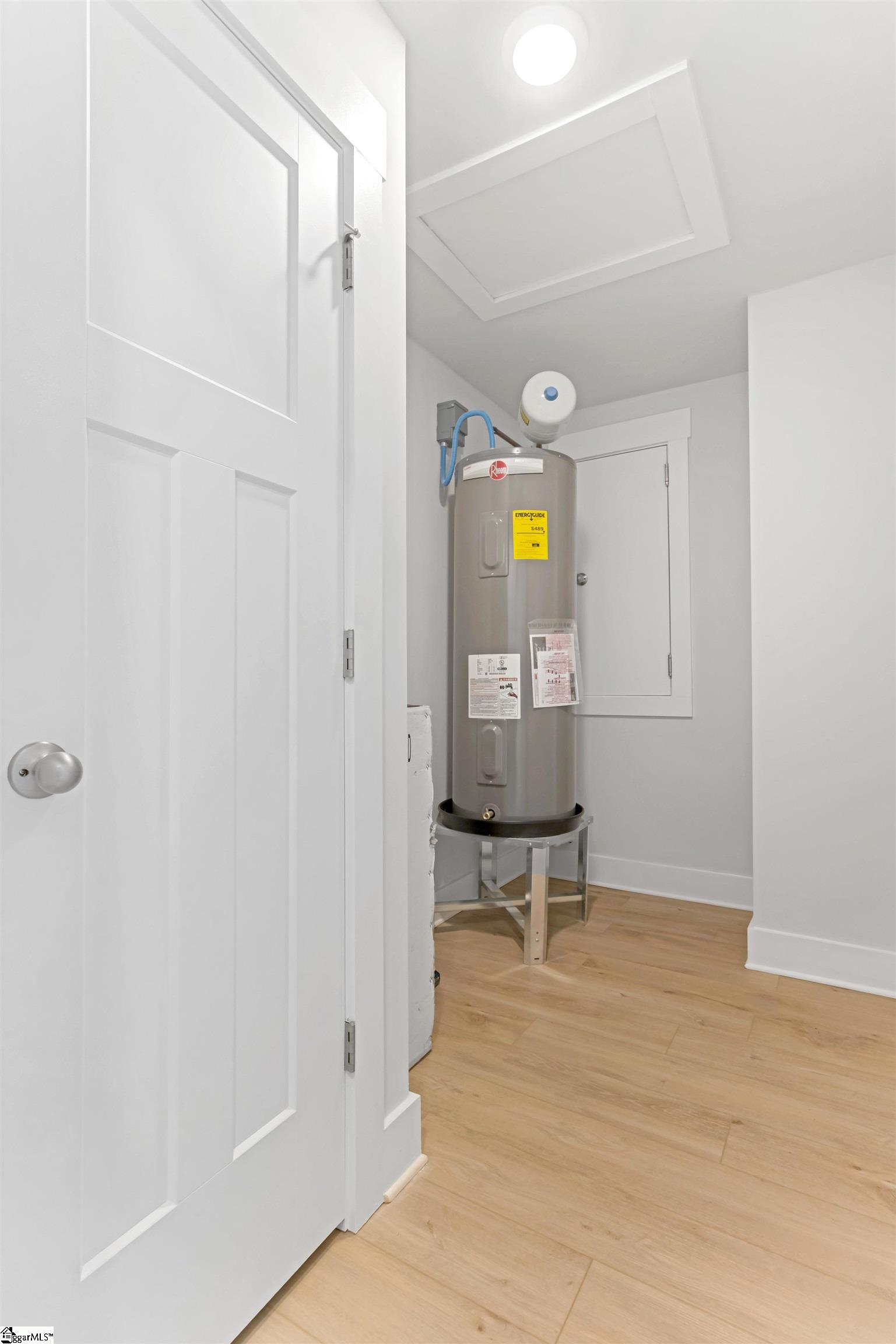 221 Woodhouse Way Property Photo 31