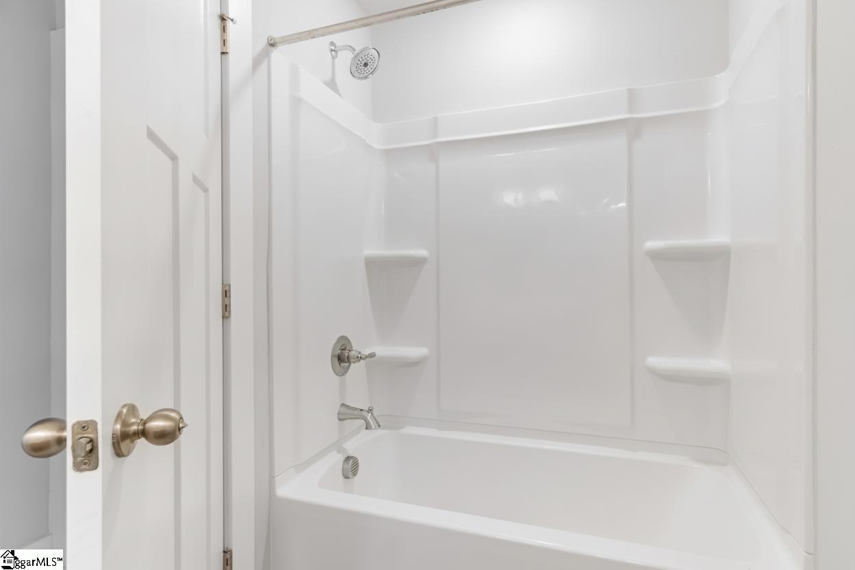 221 Woodhouse Way Property Photo 32