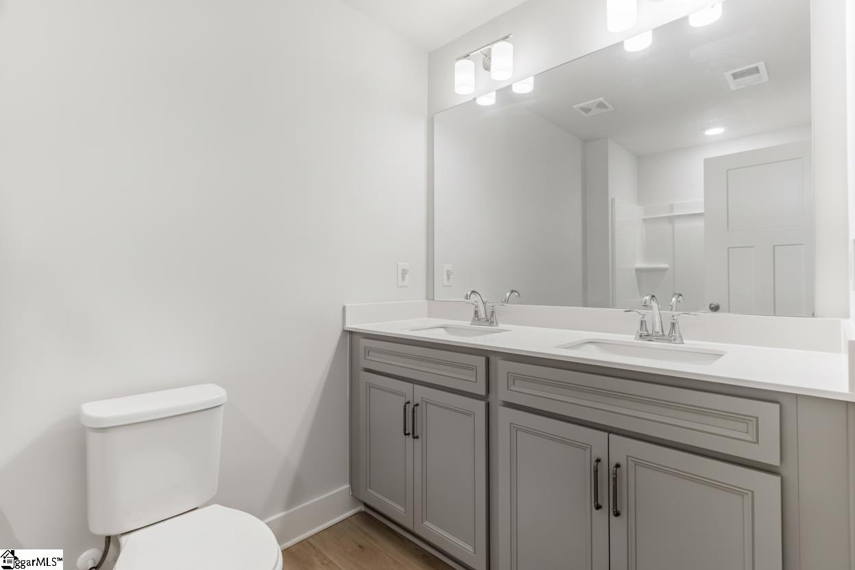 221 Woodhouse Way Property Photo 33