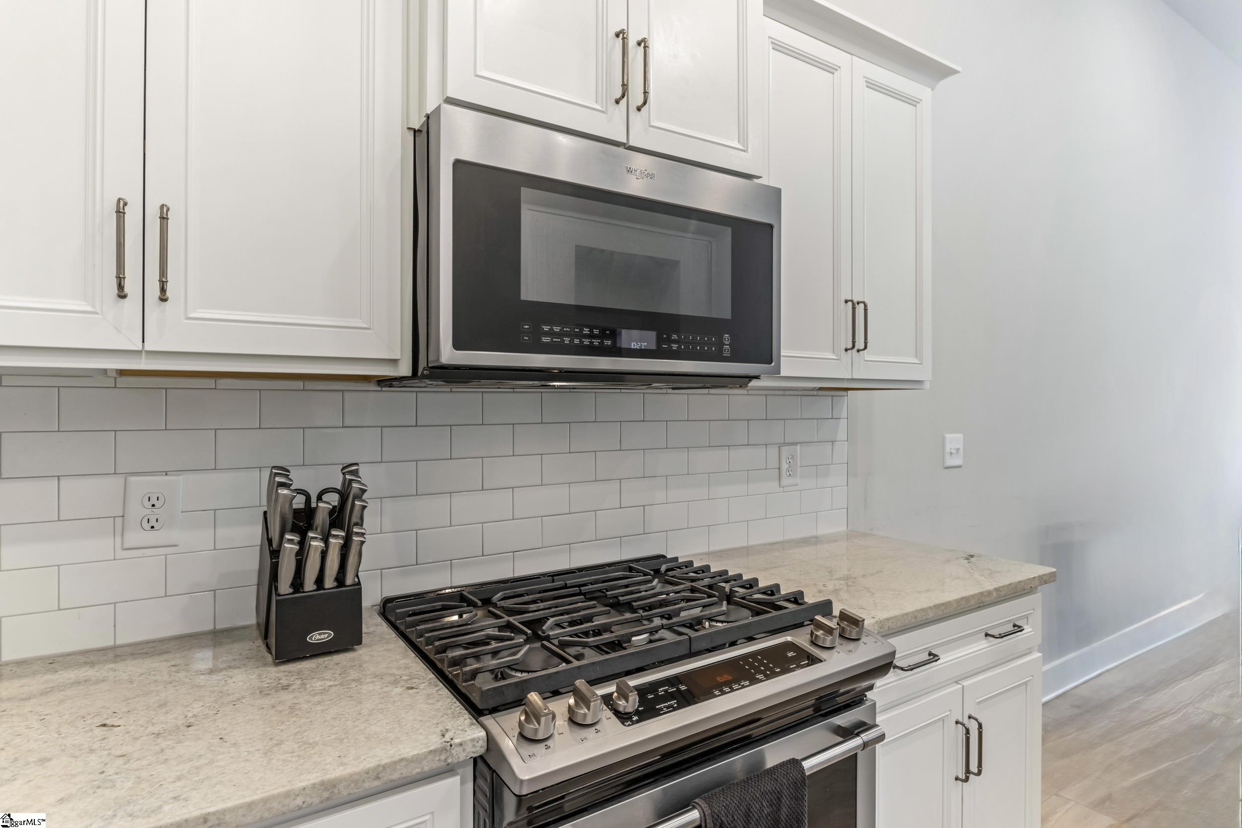 221 Woodhouse Way Property Photo 39