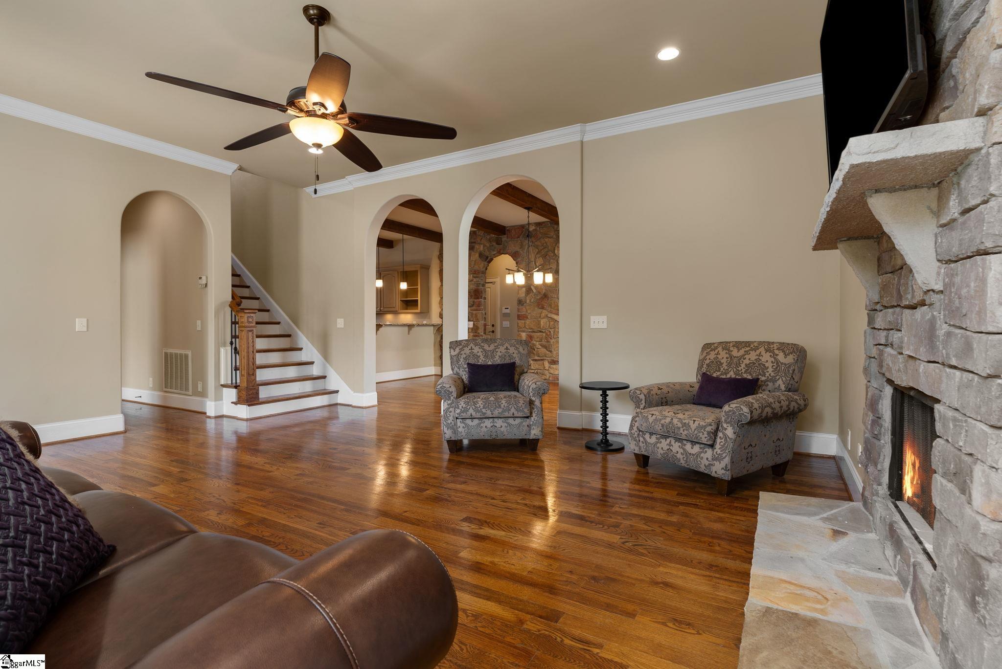8 Arezzo Drive Property Photo 15