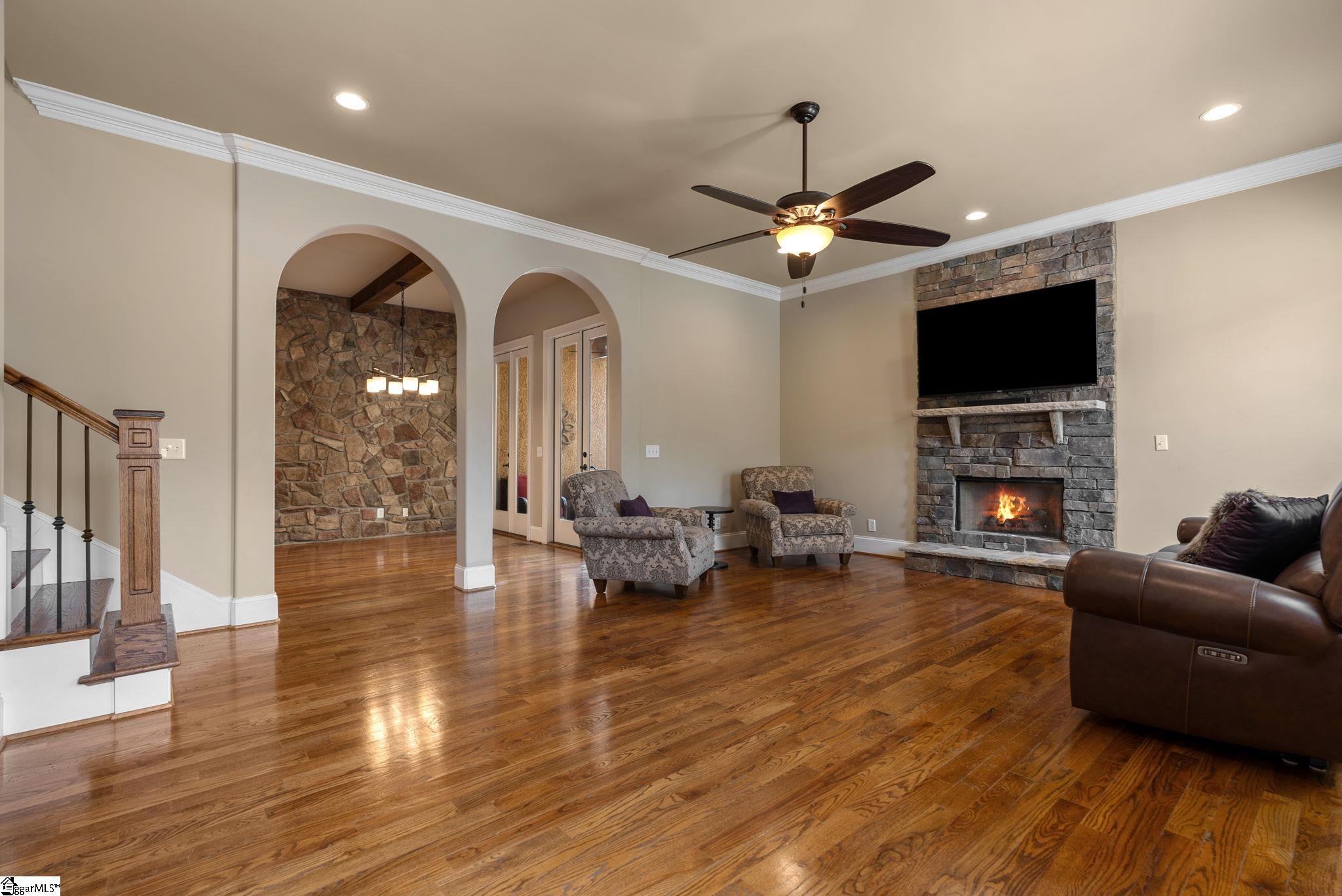 8 Arezzo Drive Property Photo 16