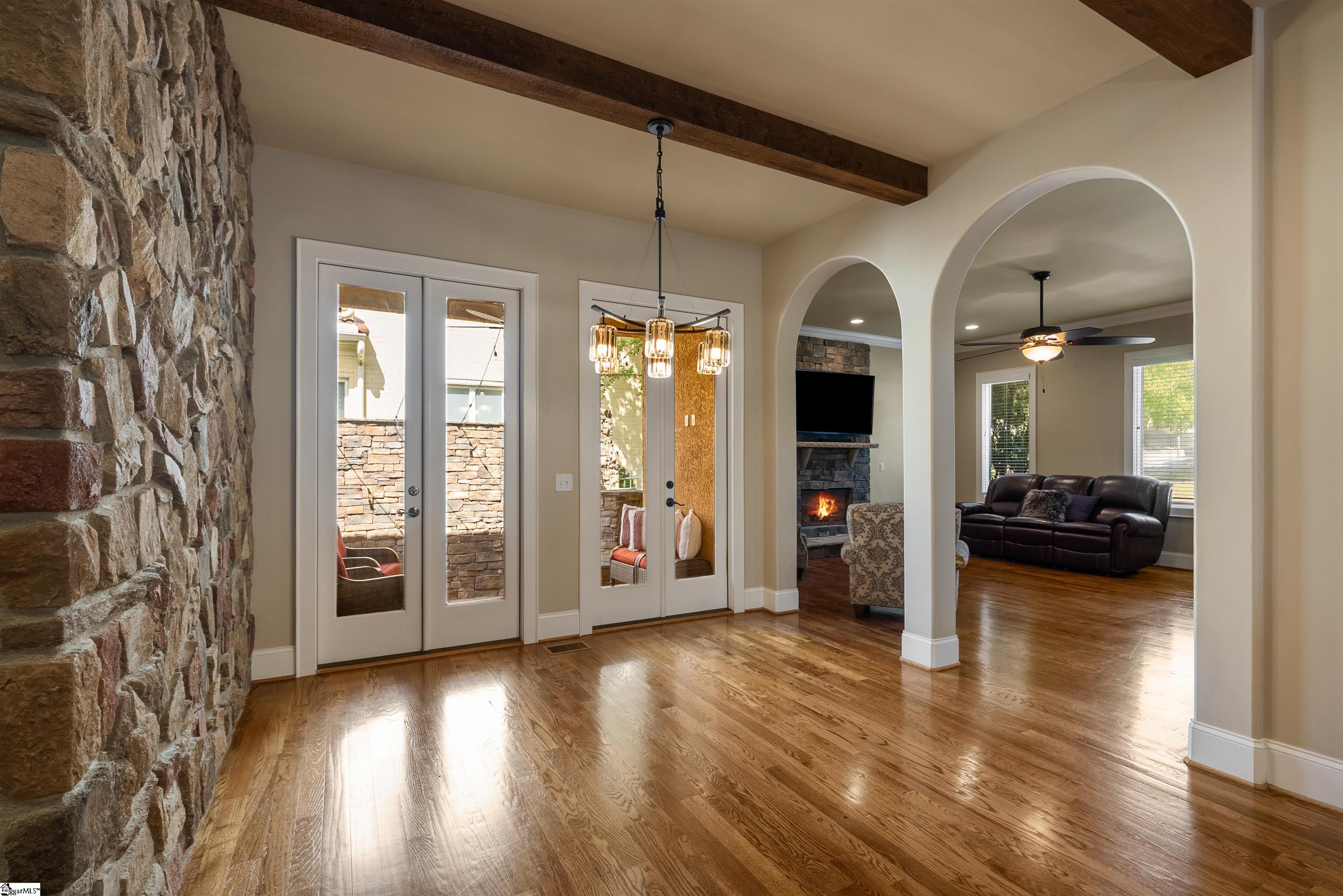 8 Arezzo Drive Property Photo 18