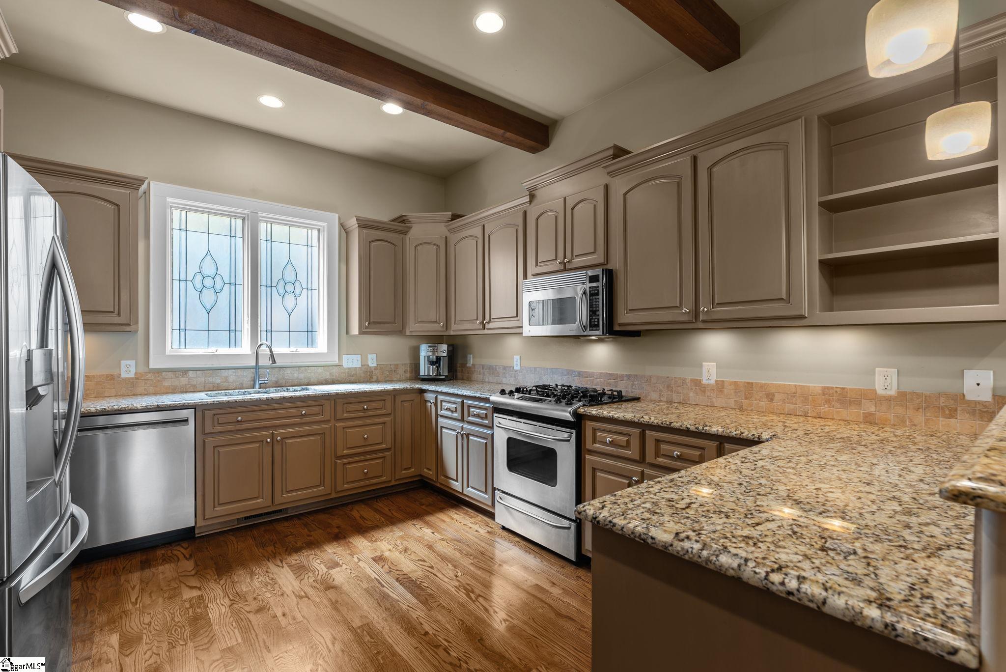 8 Arezzo Drive Property Photo 20