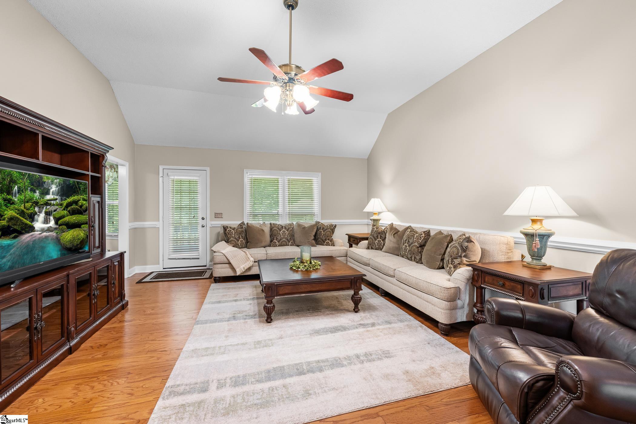 204 Torrey Court Property Photo 8